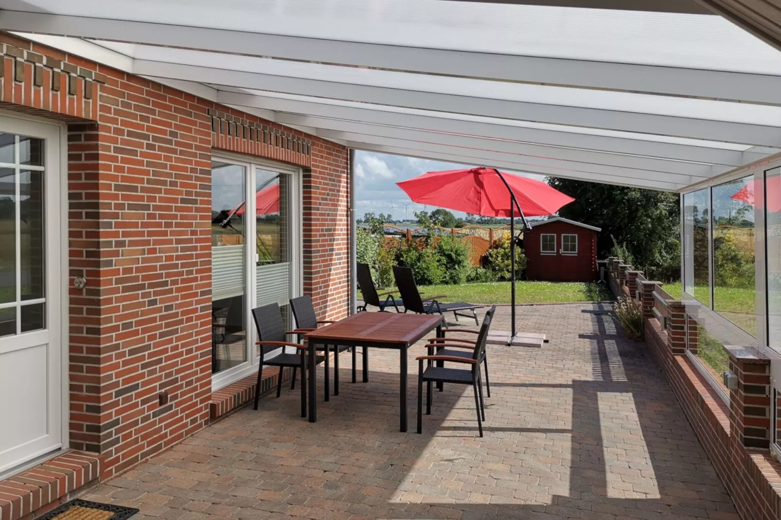 Großes Ferienhaus in ruhiger Lage mit Feldblick-Terrasbalkon