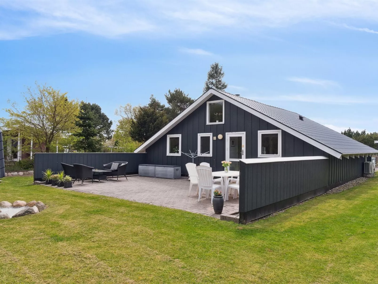 "Reidar" - 600m from the sea-Buiten