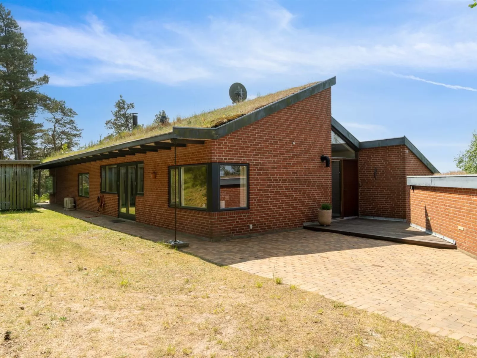 "Lynne" - 1km from the sea-Buiten