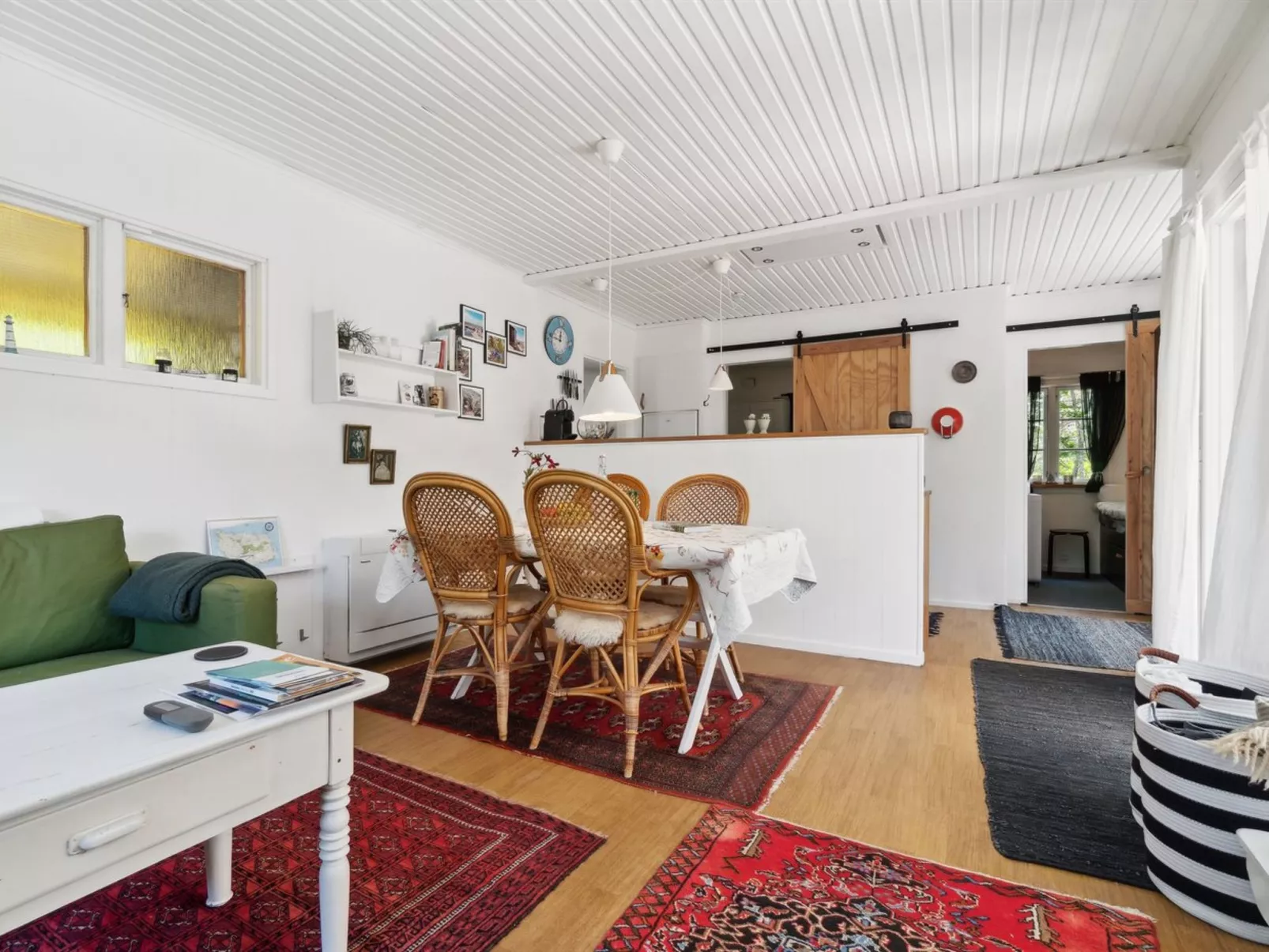 "Cathalin" - 200m from the sea-Binnen