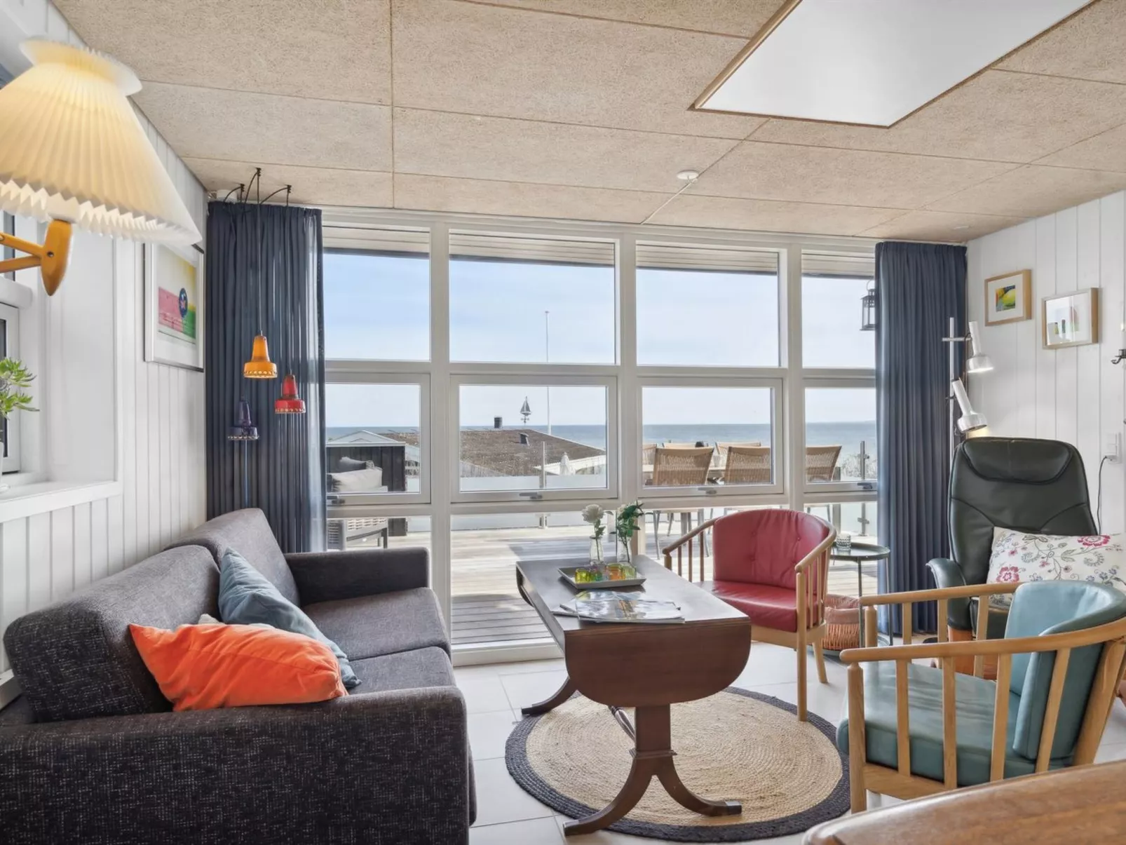 "Steen" - 30m from the sea
