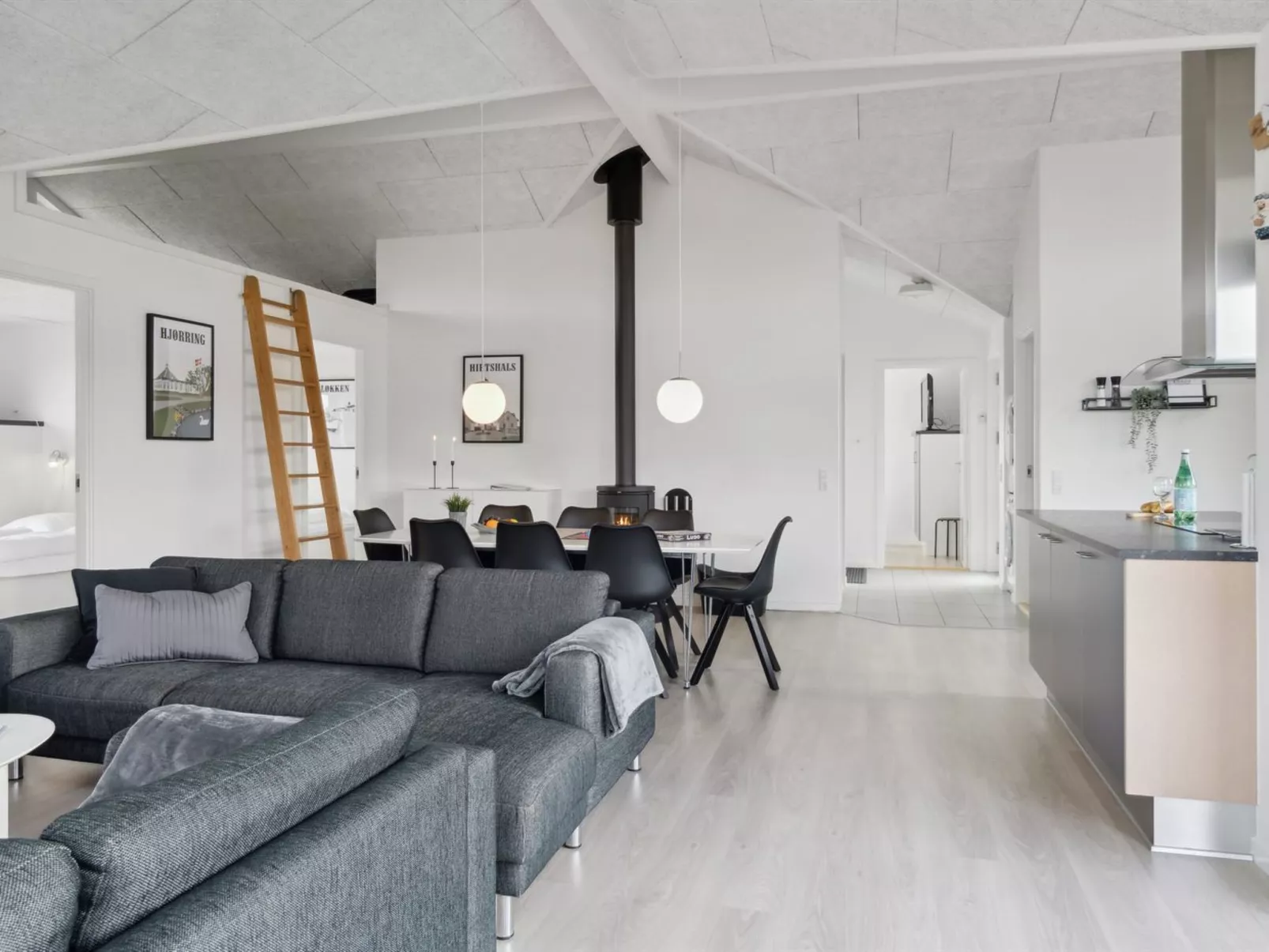 "Fader" - 950m from the sea-Binnen