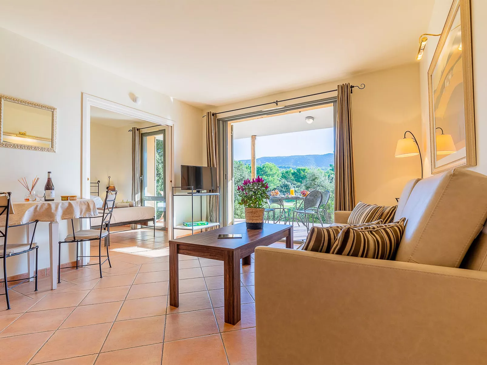 Provence Country Club-Binnen