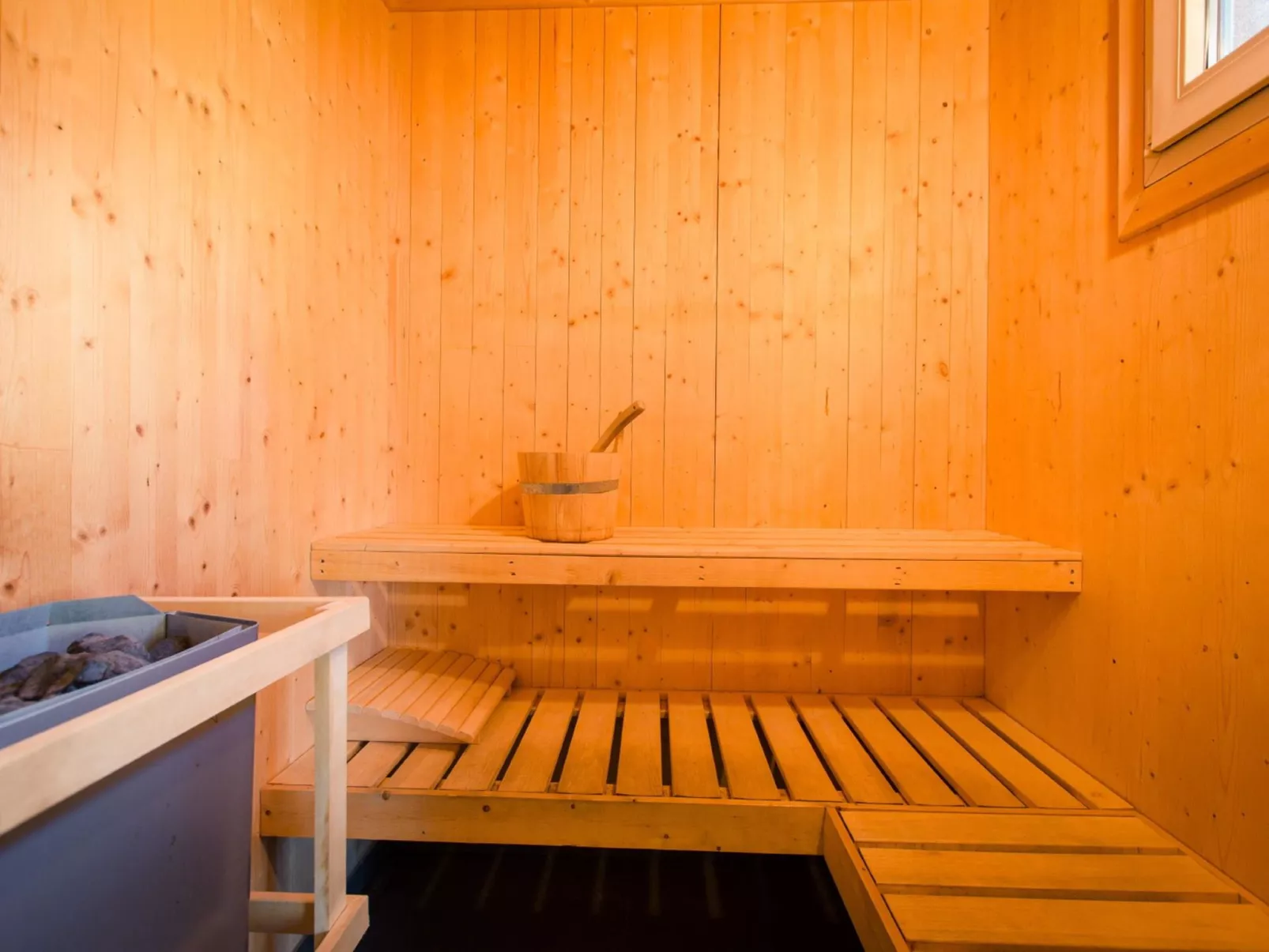 #10 mit Sauna und Sprudelbad Innen-Binnen