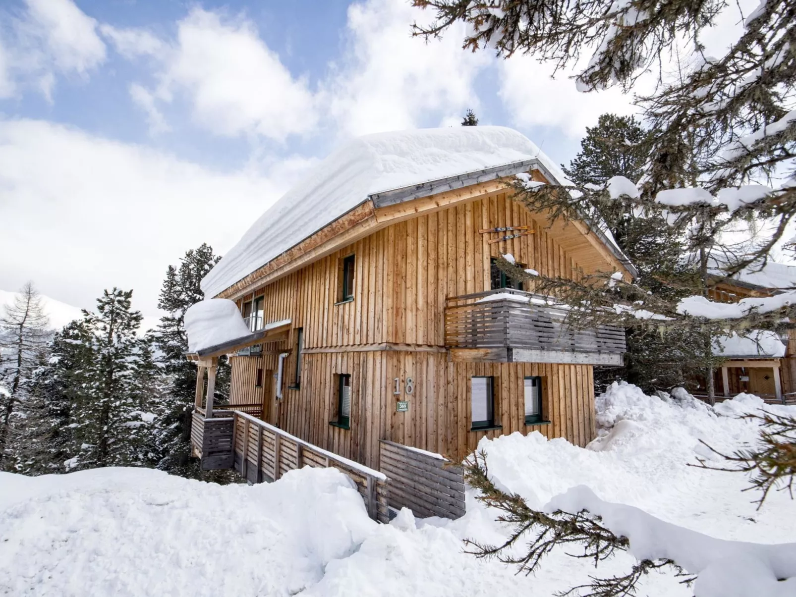 #18 mit Sauna und Sprudelbad innen-Buiten