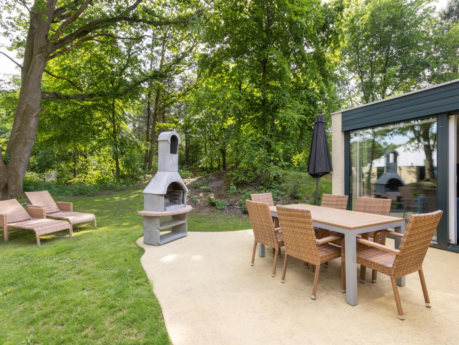 VIP Cottage-Buiten
