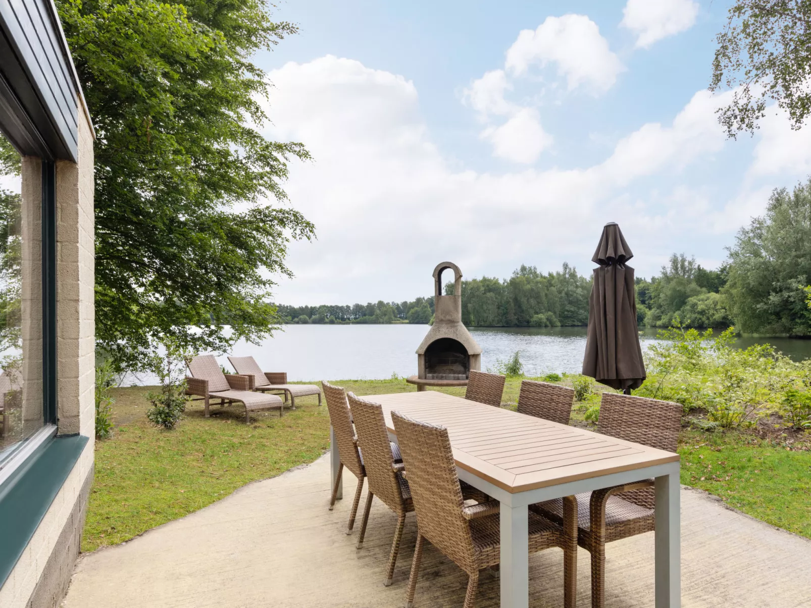 VIP Cottage-Buiten