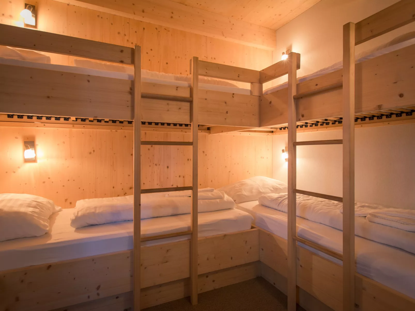 #44 mit Sauna und Sprudelbad innen