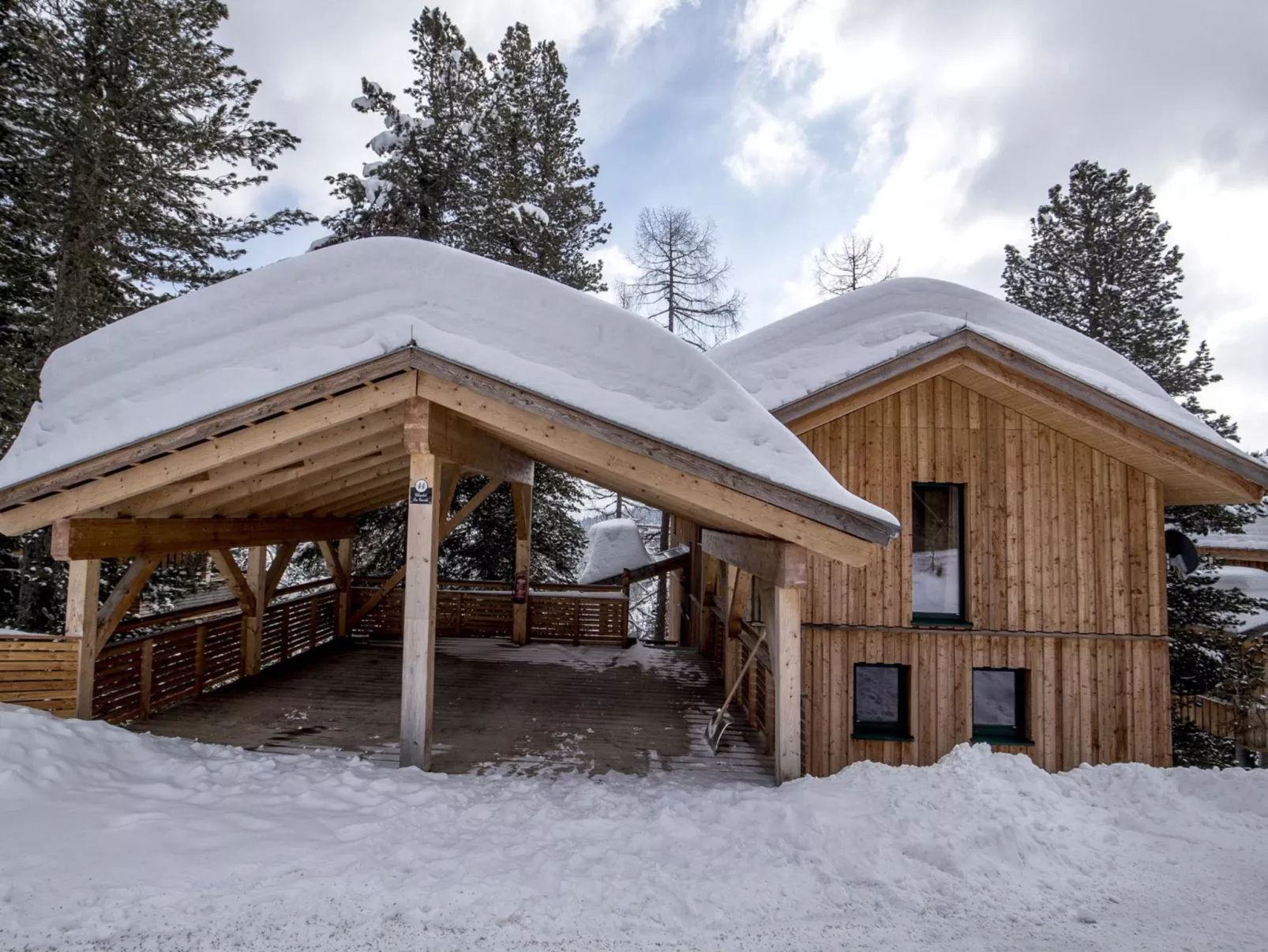 #44 mit Sauna und Sprudelbad innen-Buiten