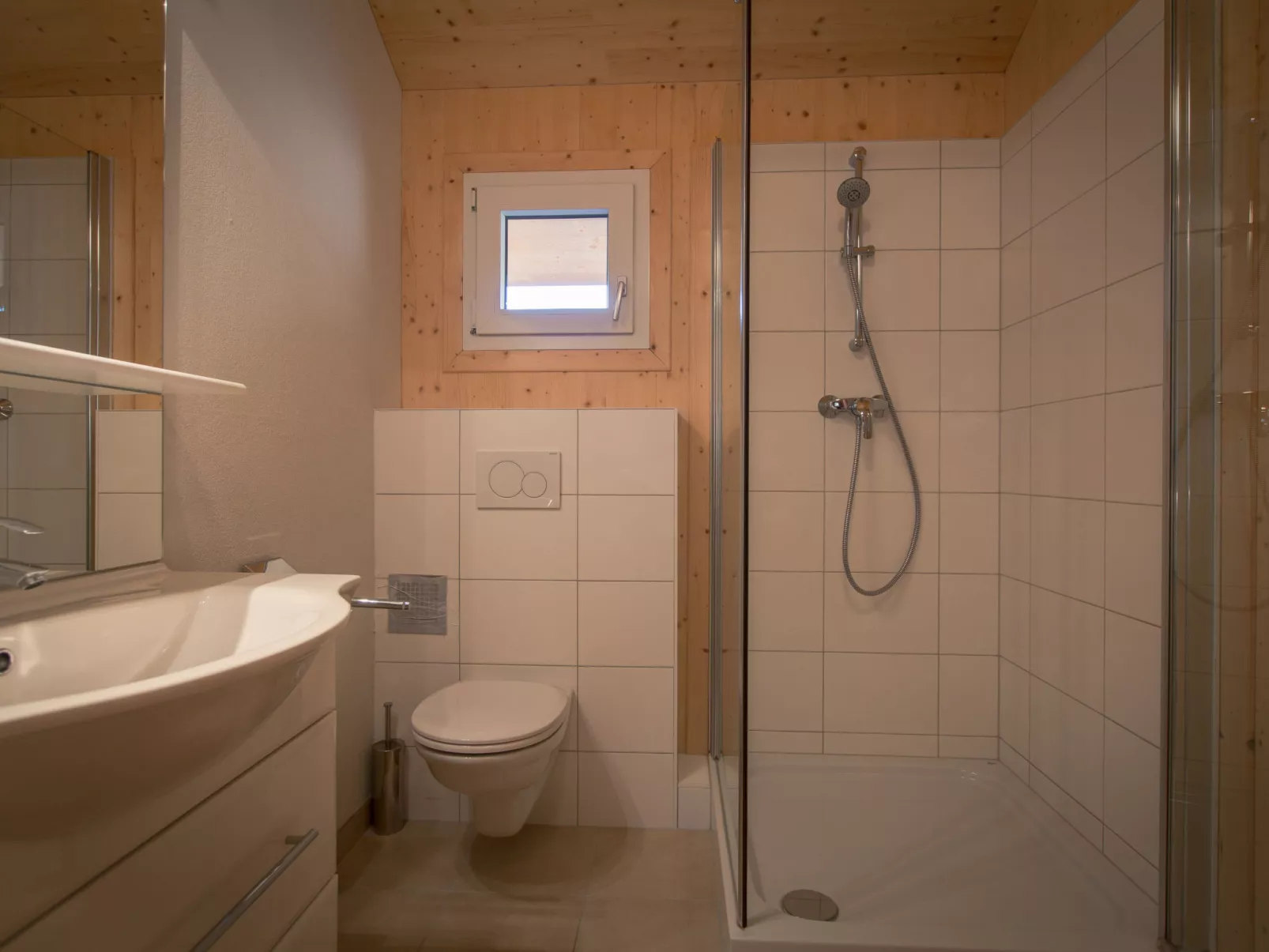 #44 mit Sauna und Sprudelbad innen-Binnen