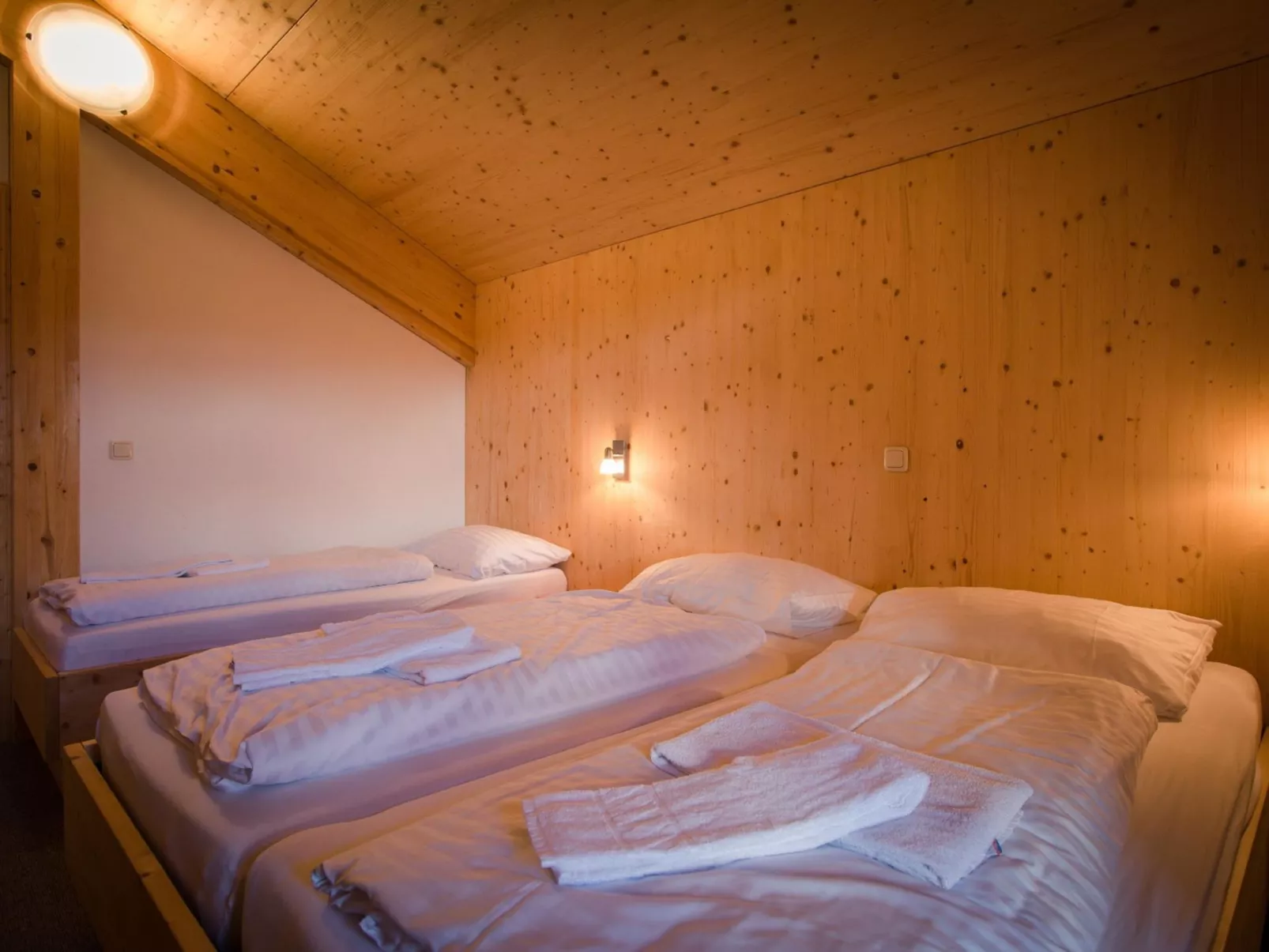 47# mit IR-Sauna& Sprudelbad Innen-Binnen