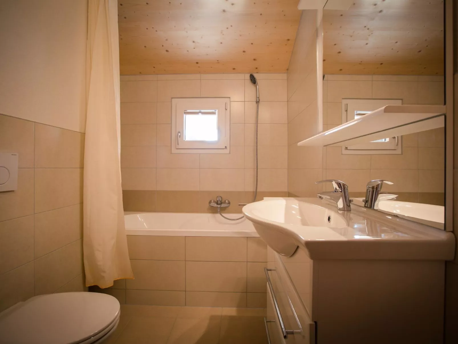 47# mit IR-Sauna& Sprudelbad Innen-Binnen