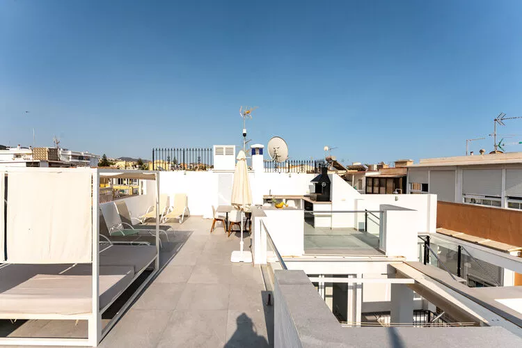 CT 206 - Faro's Malaga Beachhouse for 8-Terrasbalkon