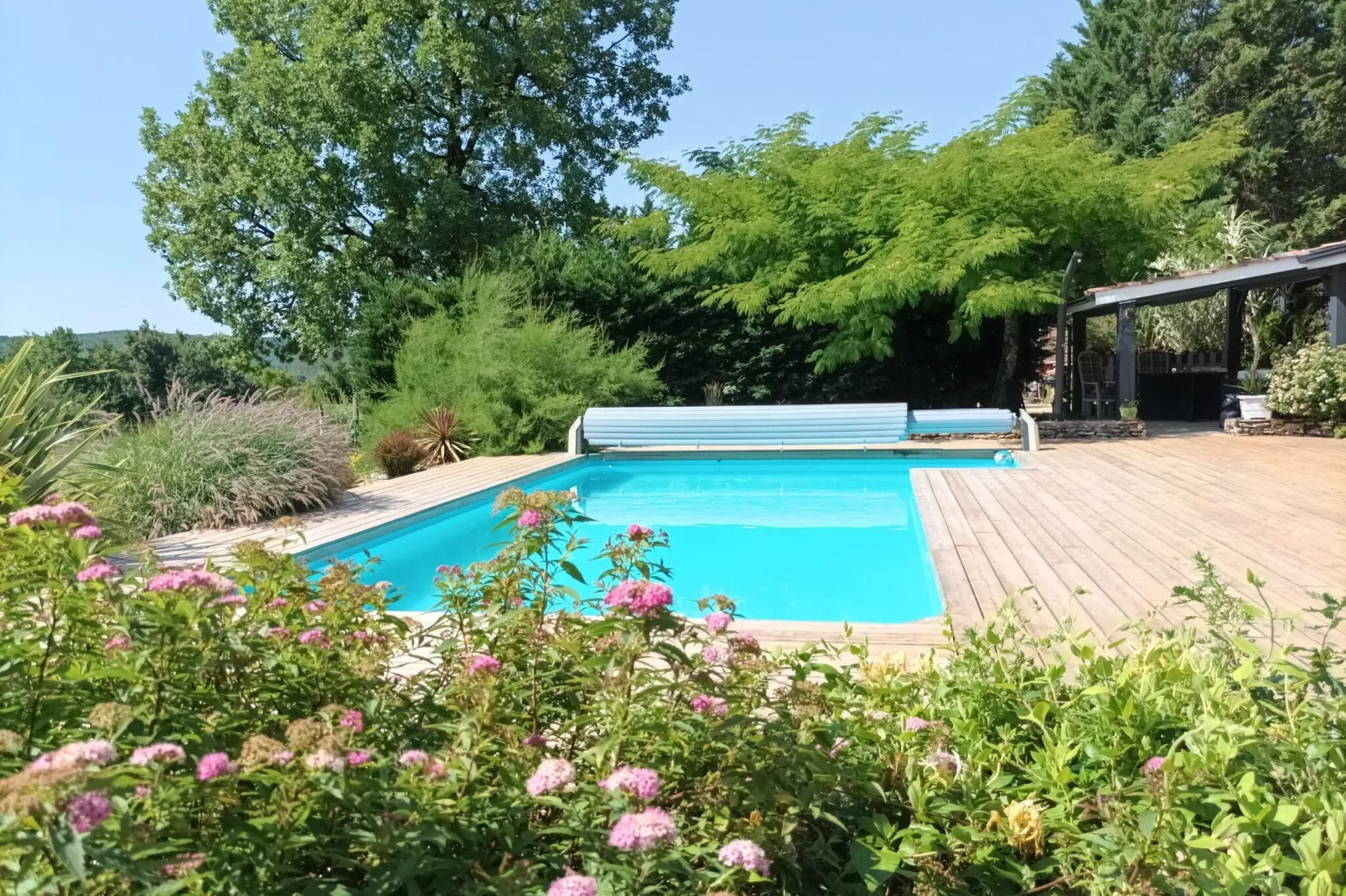 Maison avec piscine près du château de Bonaguil-Zwembad
