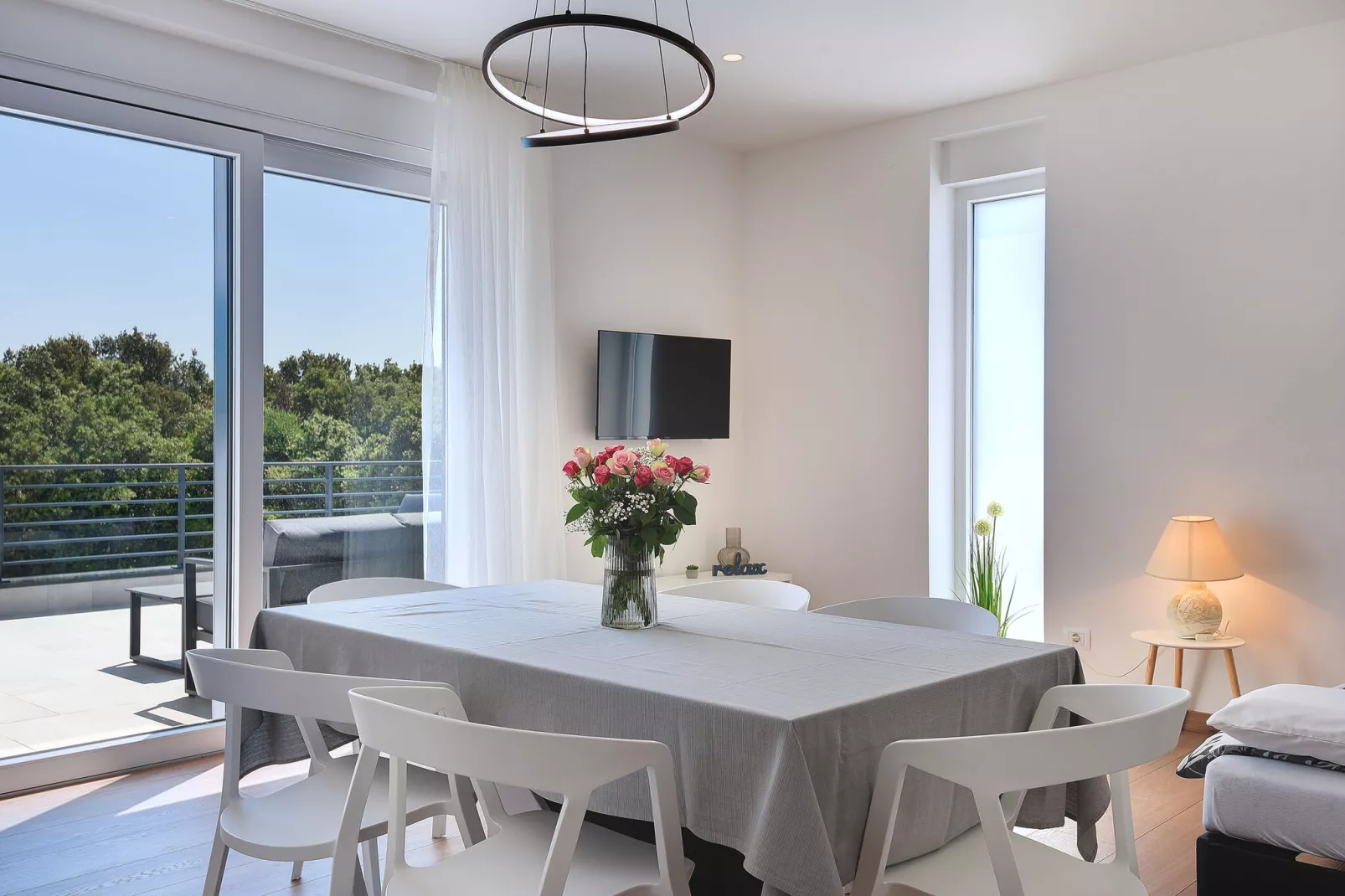 Cube Box House - Angelini-Eetkamer
