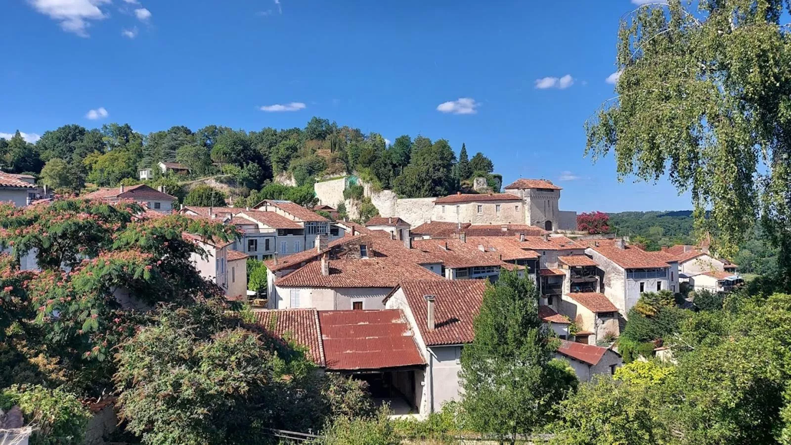 La Maison vers la Coline-Gebieden zomer 1km