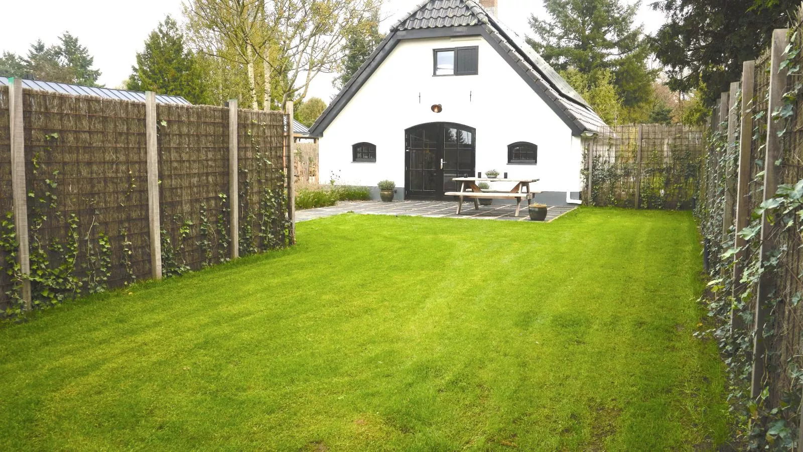 Abs Boerderietje-Buitenkant zomer