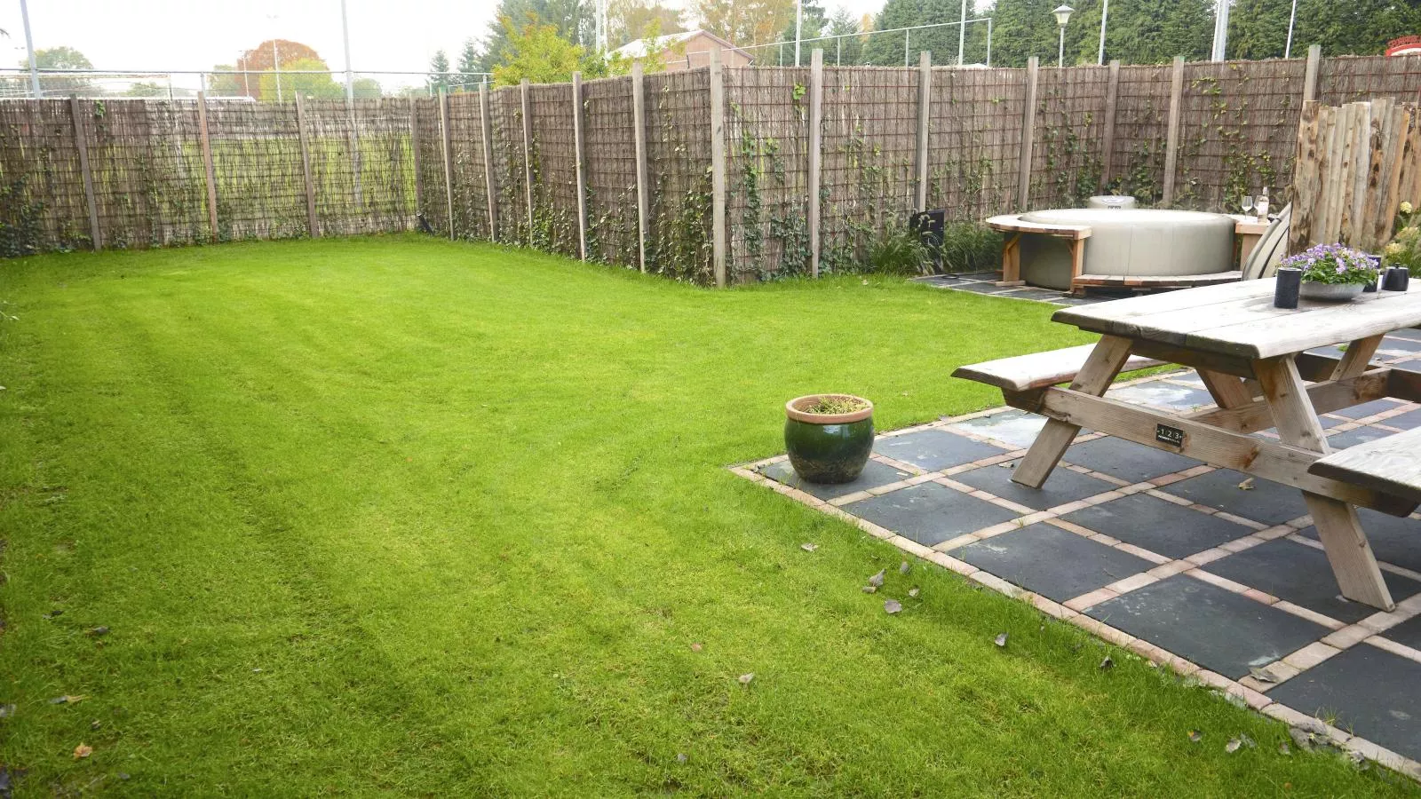 Abs Boerderietje-Tuinen zomer