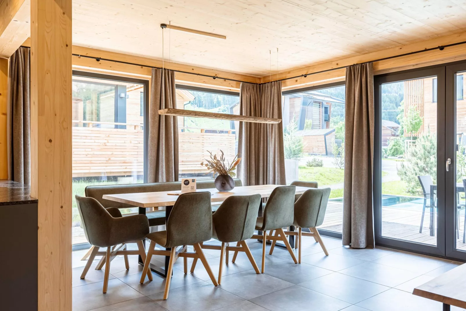 Kreischberg Pool Villen 5a-Eetkamer