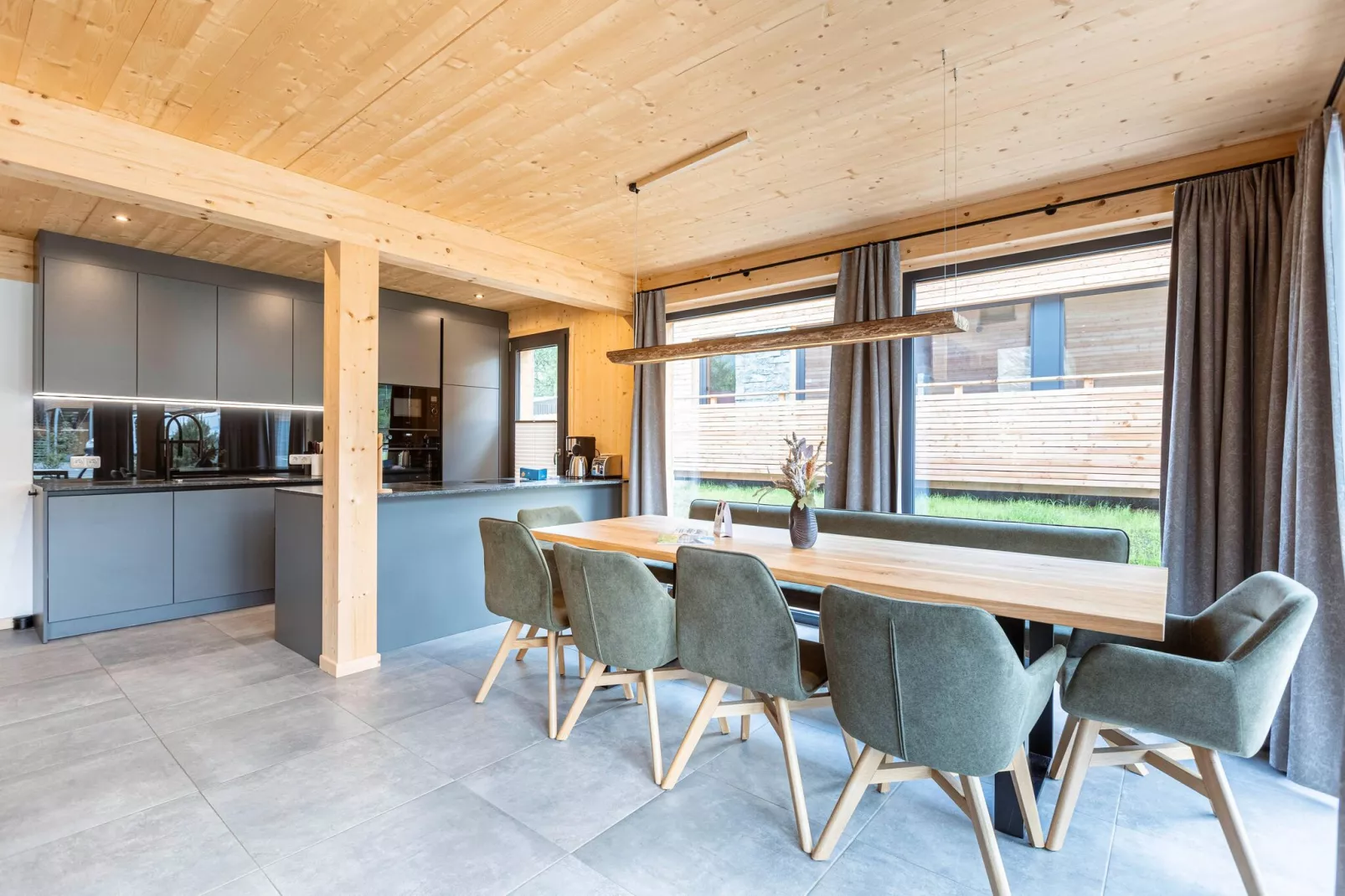 Kreischberg Pool Villen 5a-Eetkamer