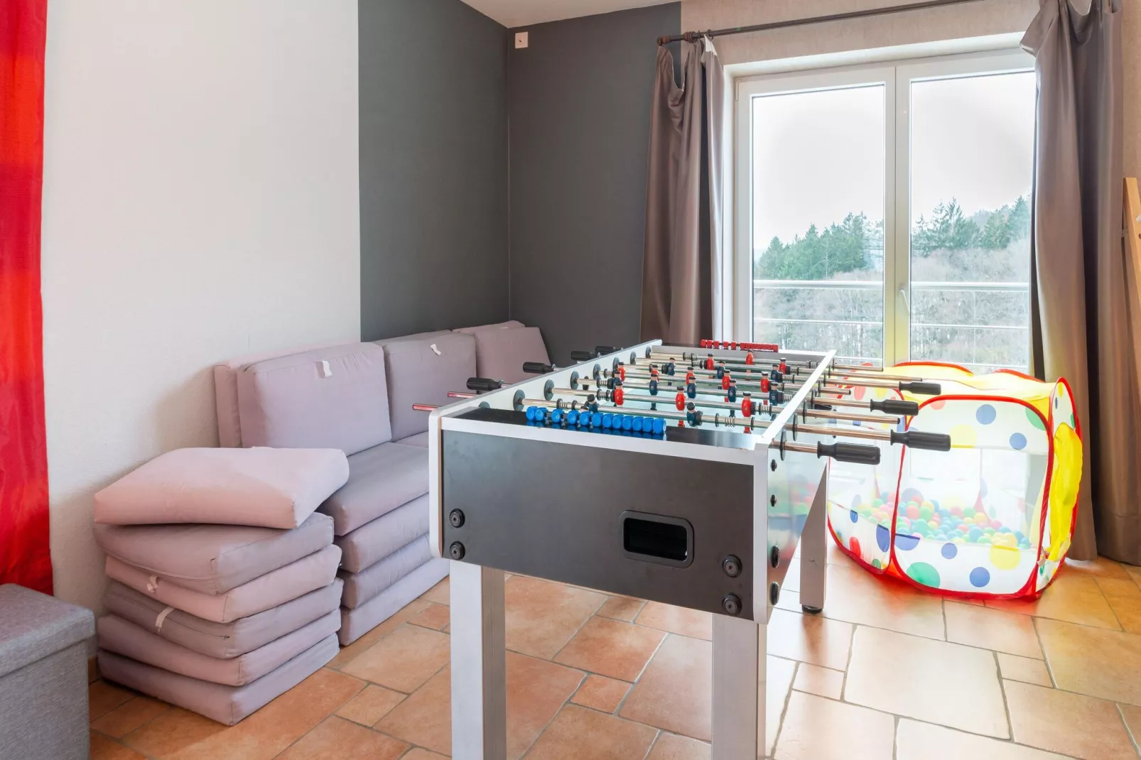 Magnifique habitation pour 15 personnes-Recreatieruimte