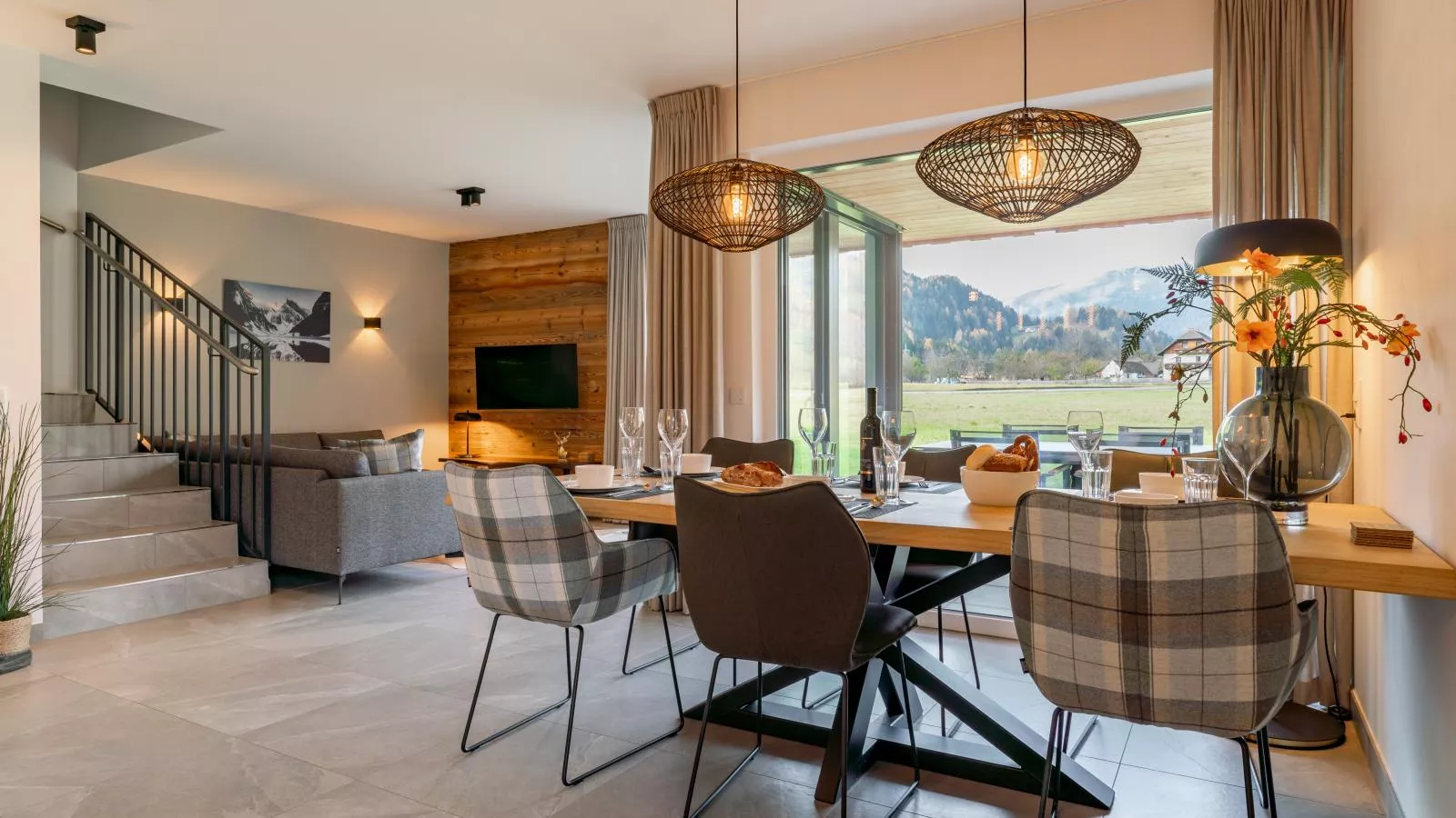 Mountain Chalet Chapeau-Binnen