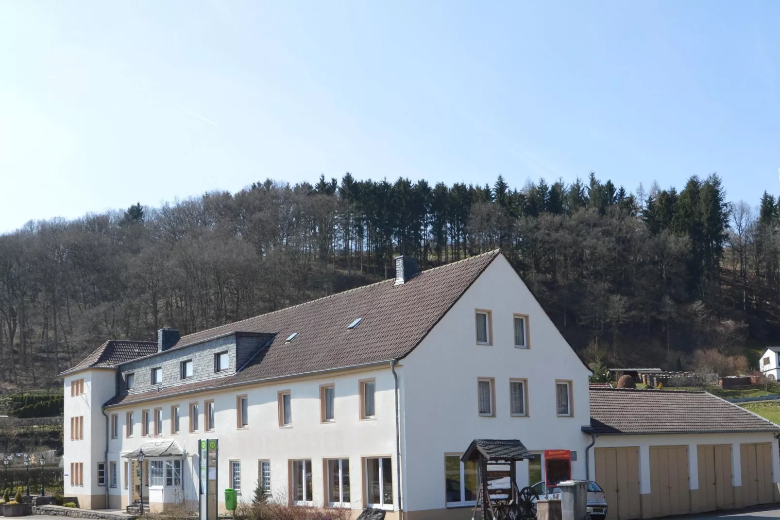 Groepshuis Eifel-Buitenkant zomer