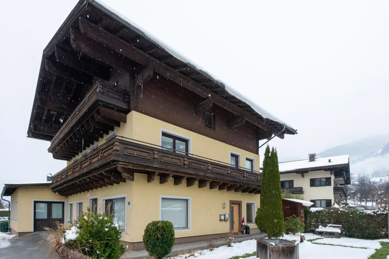 Apartment Niedernsill 2 OG-Exterieur winter