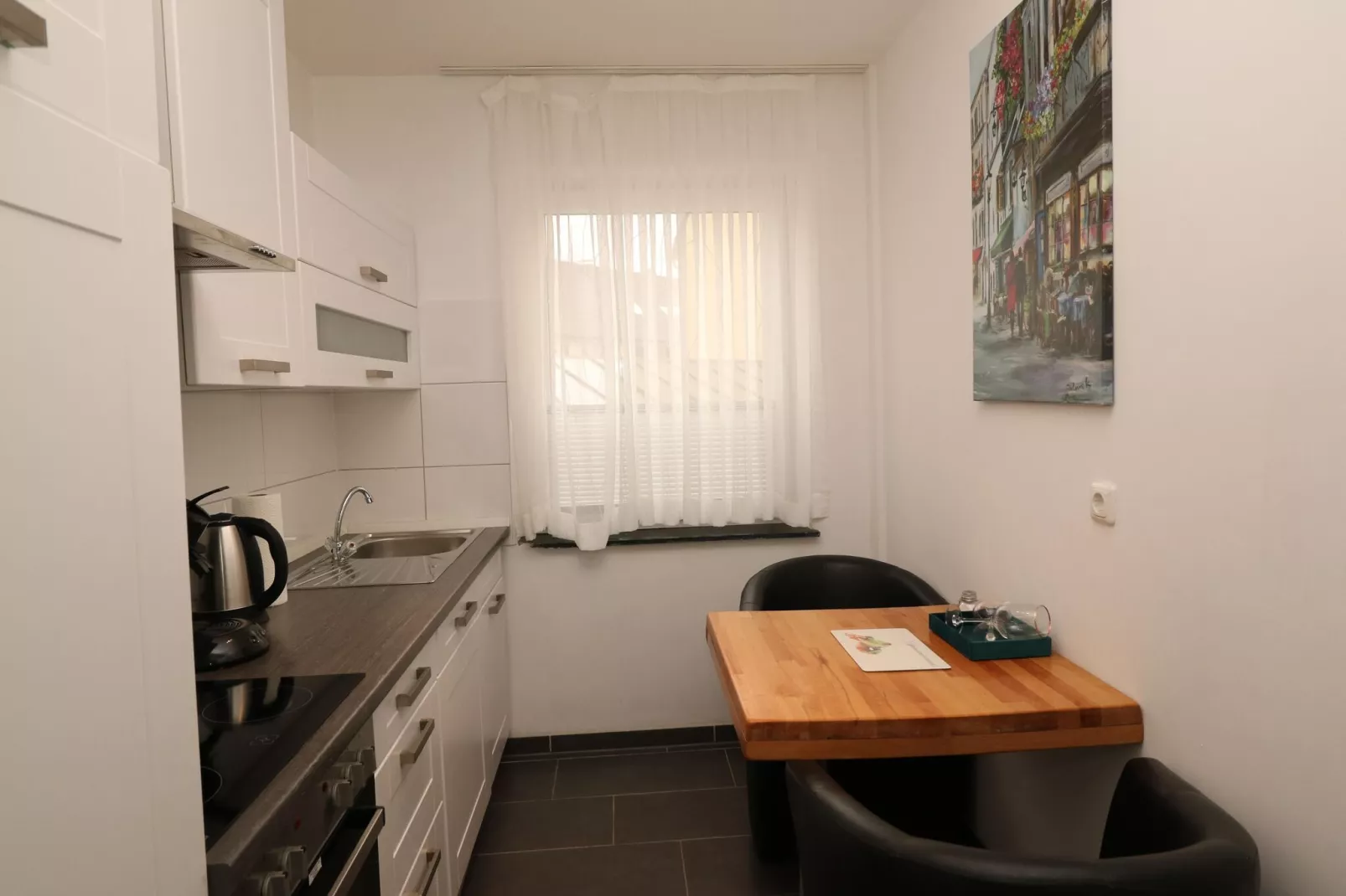 Zentrales Apartment in Messenähe-Keuken