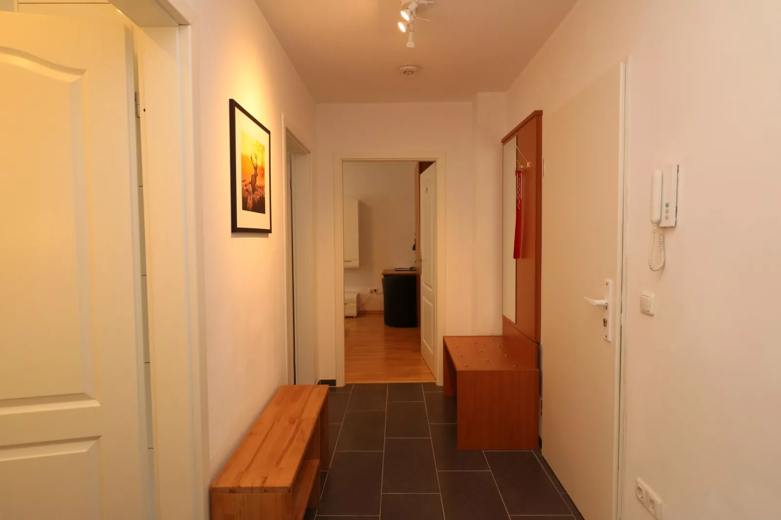 Zentrales Apartment in Messenähe-Overloop