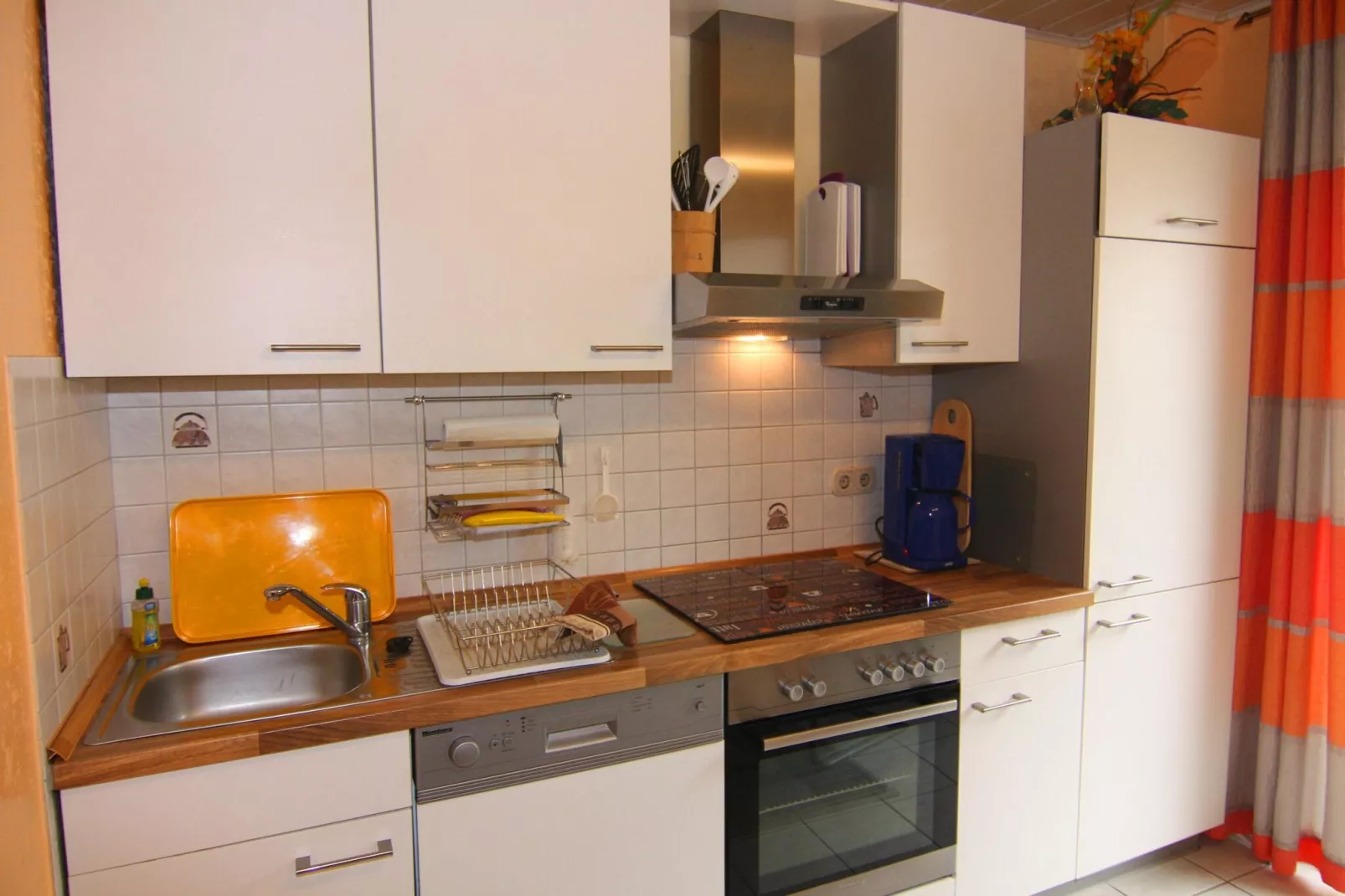 App 1 / 3 Raum App im EG 65 m²-Keuken