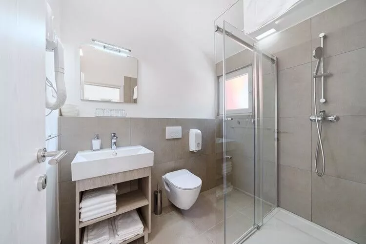 Apartments Medena Trogir - Seget Donji - A2plus1 Superior ca 42 qm für 3 Pers-Badkamer