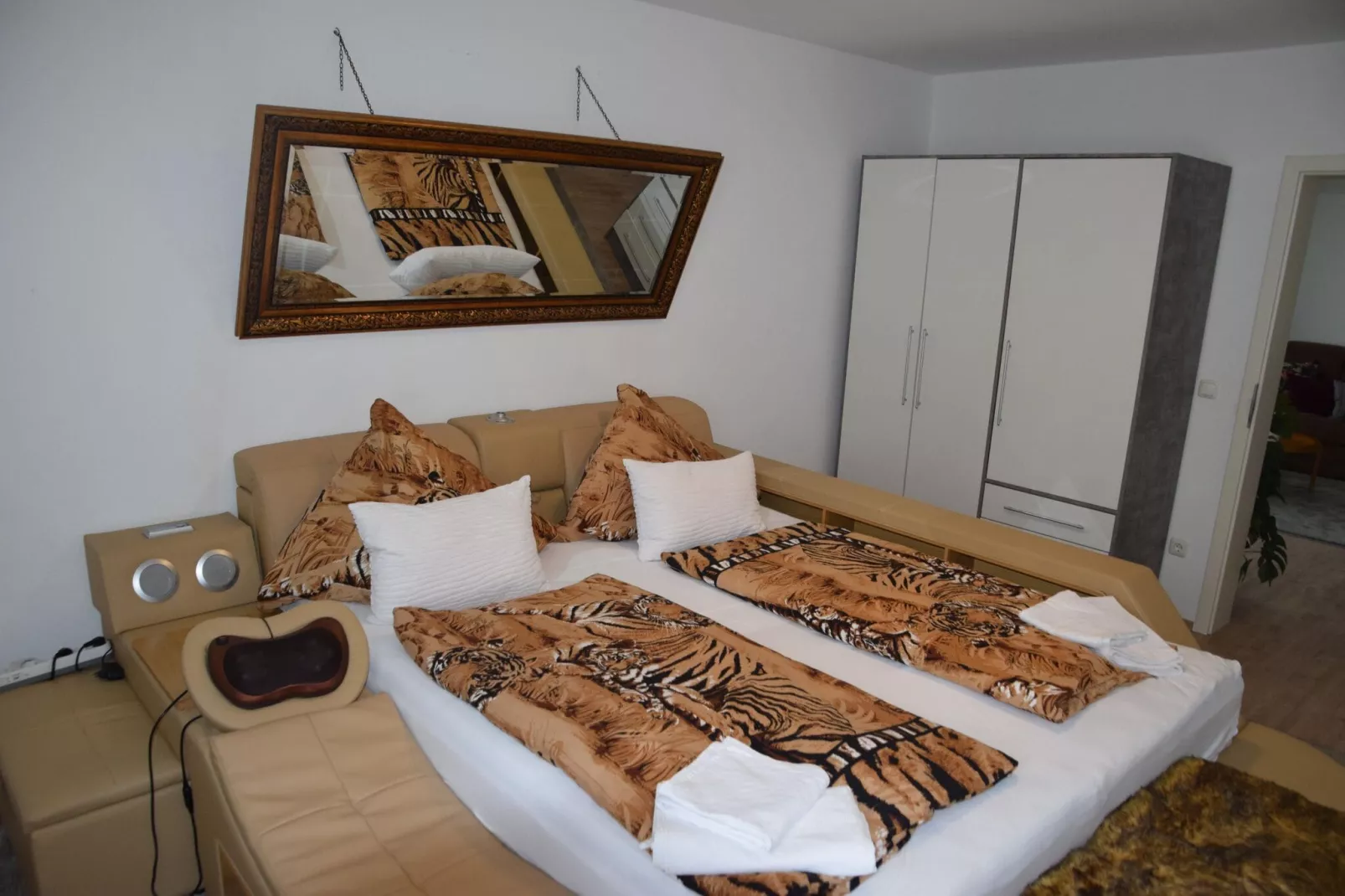 Apartment mit Wasserbett-Slaapkamer