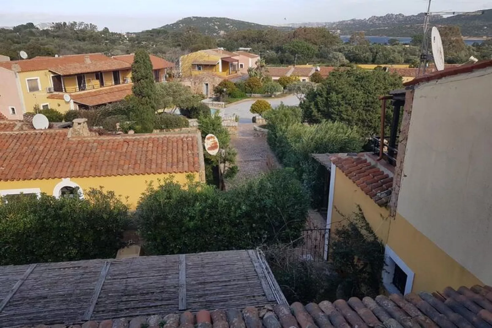 Apartments, Porto Pollo-Trilo Panoramico Residence Il Borgo-Buitenkant zomer