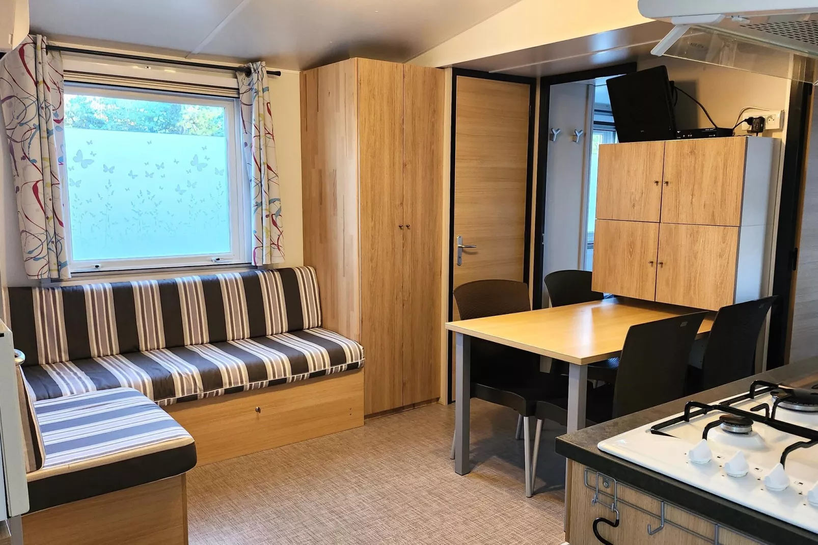 Mobil home 6pax   clim-Woonkamer