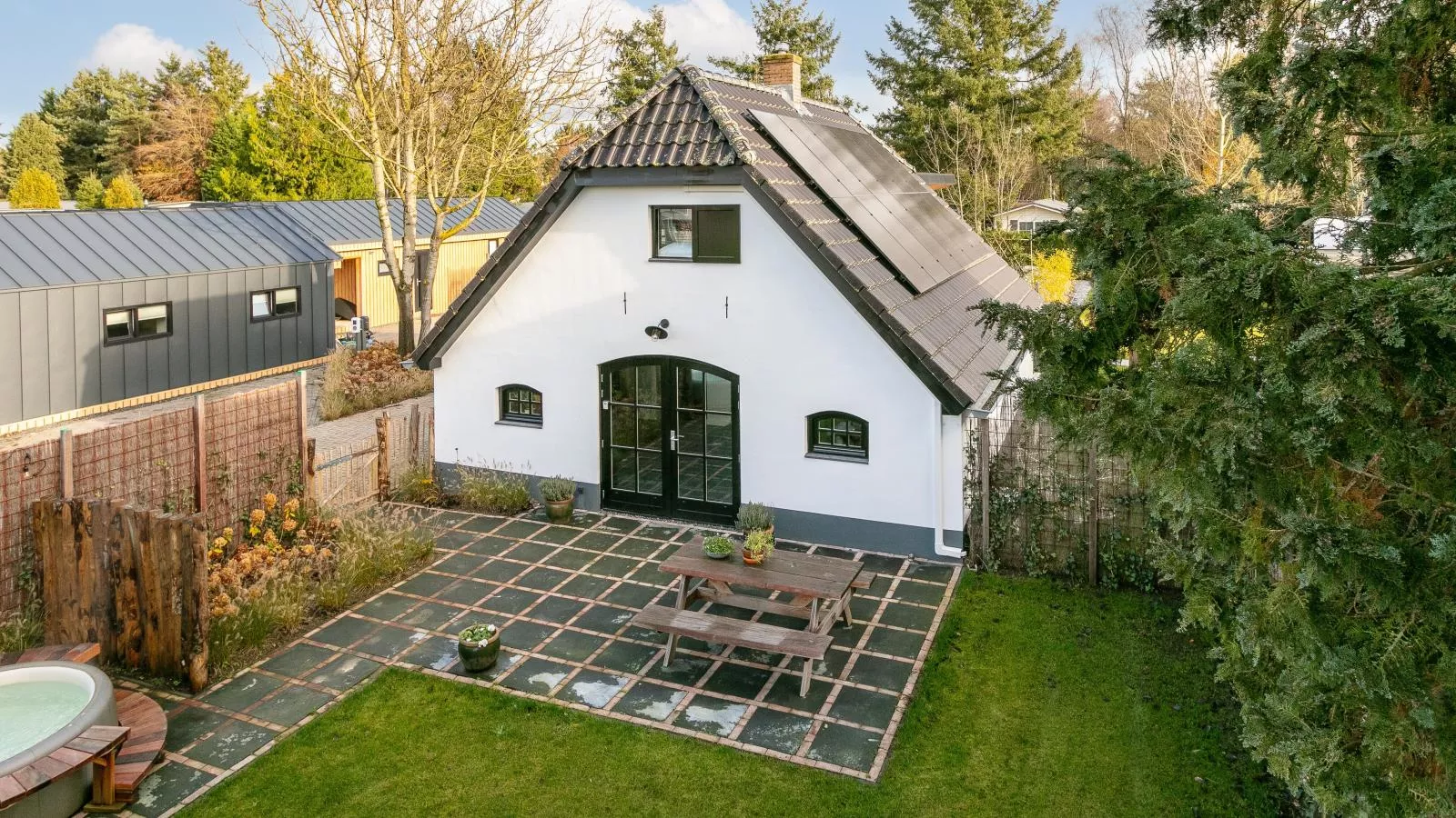 Abs Boerderietje-Buitenkant zomer