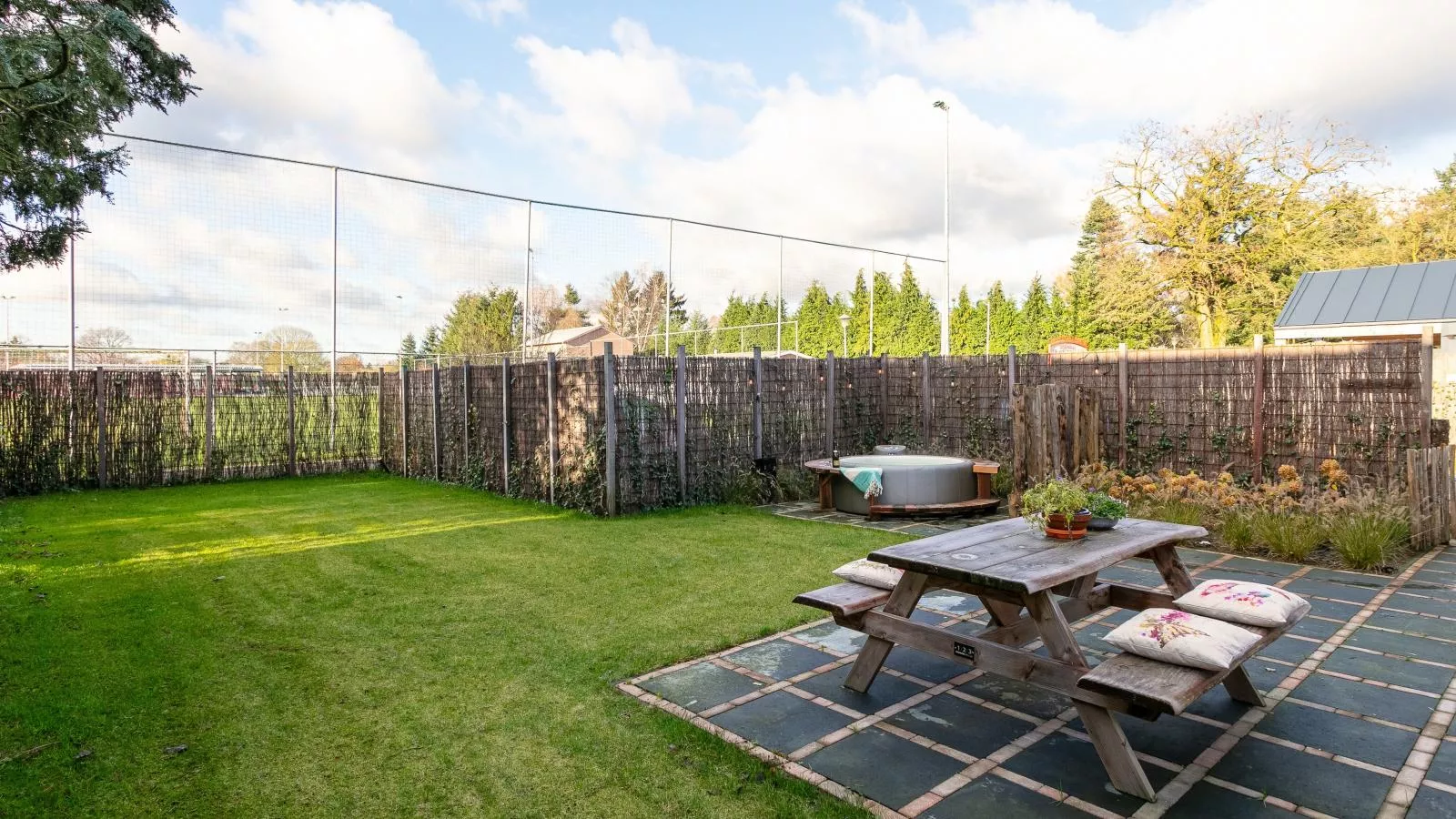 Abs Boerderietje-Tuinen zomer