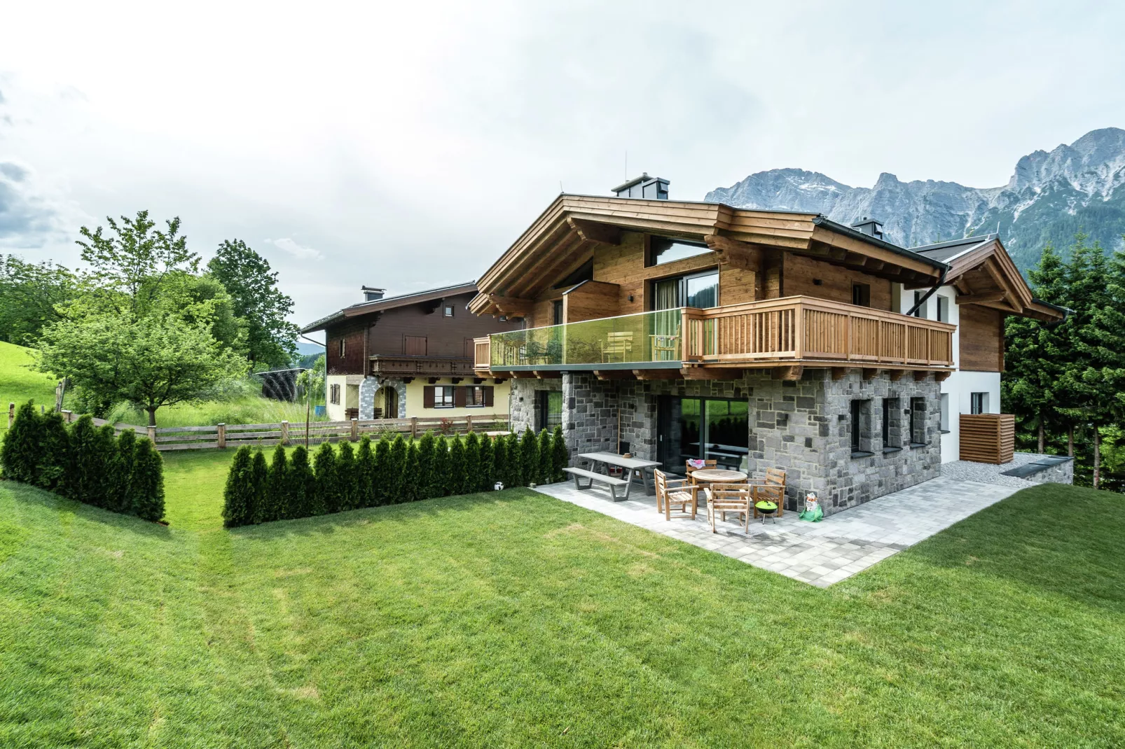 Chalet Schneeloewe XL-Buitenkant zomer