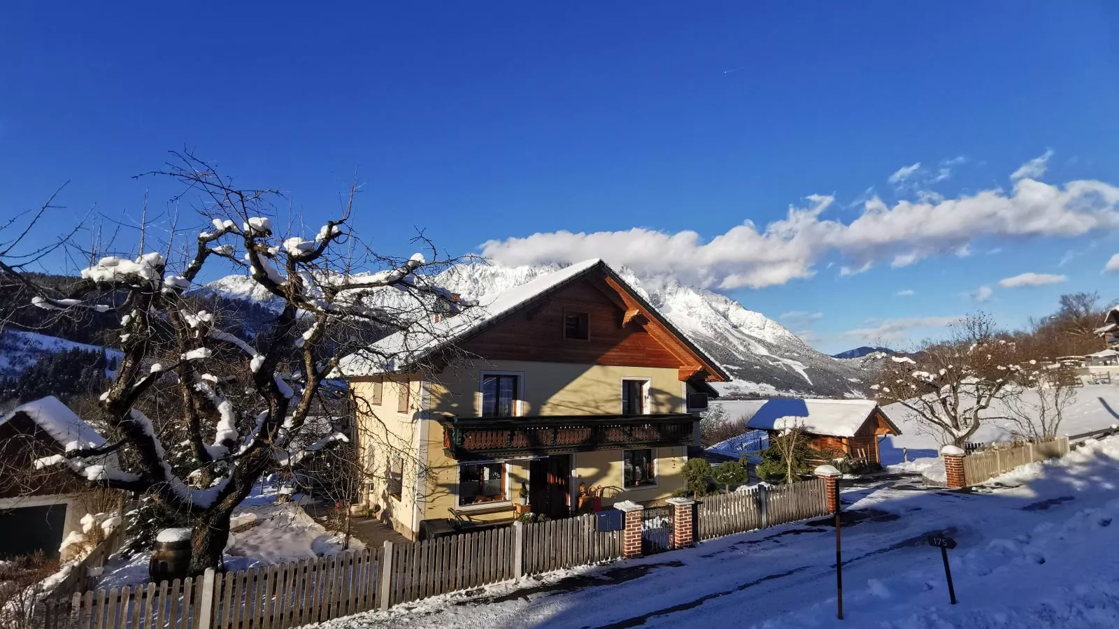 Vesna S Home-Exterieur winter