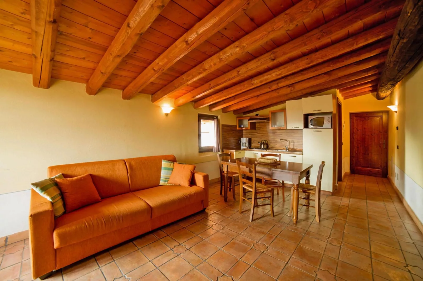 Residence Borgo Alba Chiara, Toscolano-trilo 50-60 qm-Woonkamer