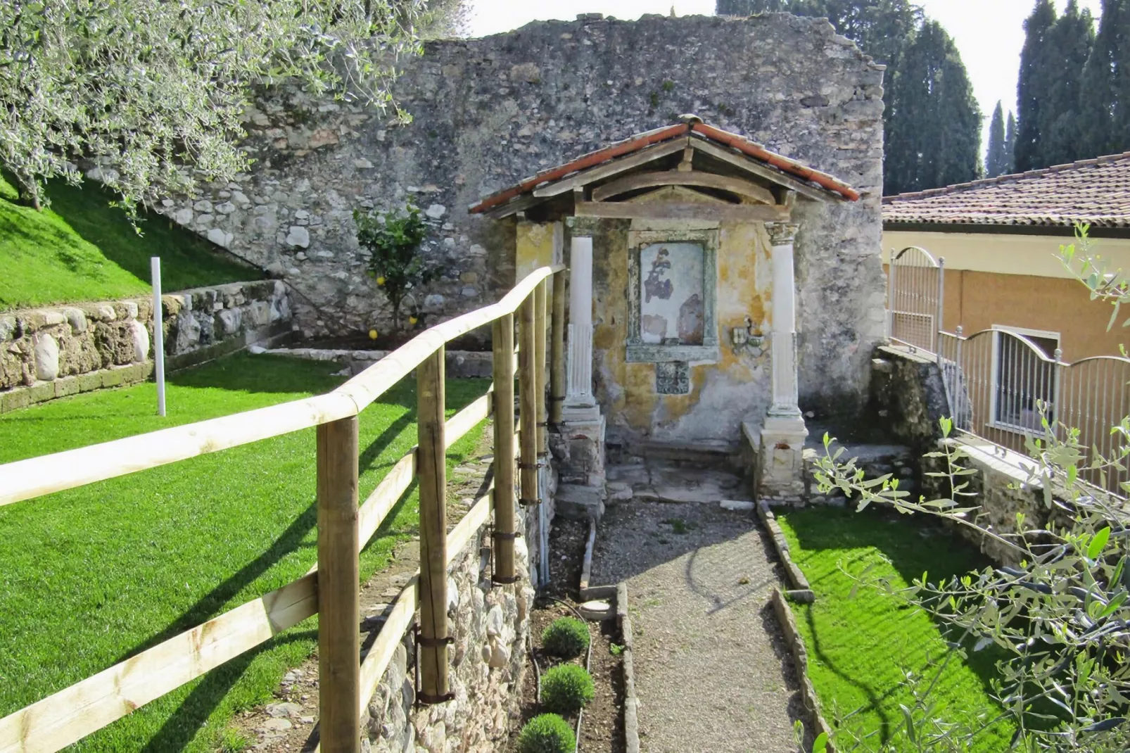 Residence Borgo Alba Chiara, Toscolano-trilo 50-60 qm-Tuinen zomer