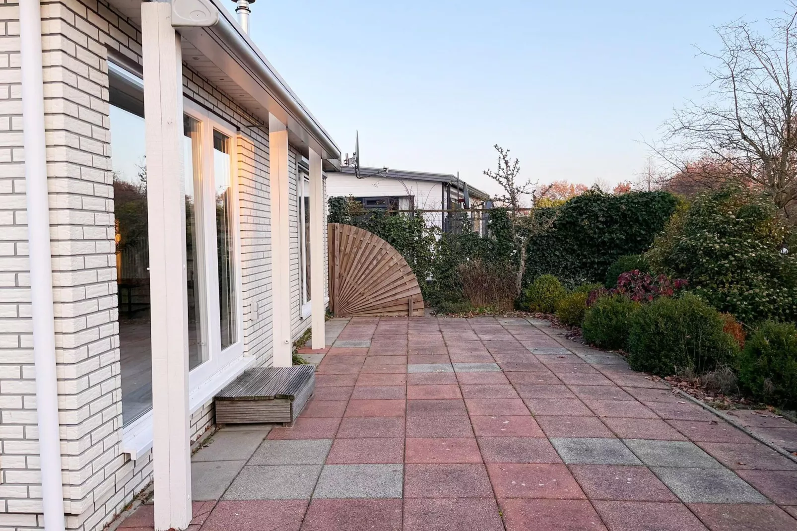 Fijne bungalow in Makkum-Terrasbalkon