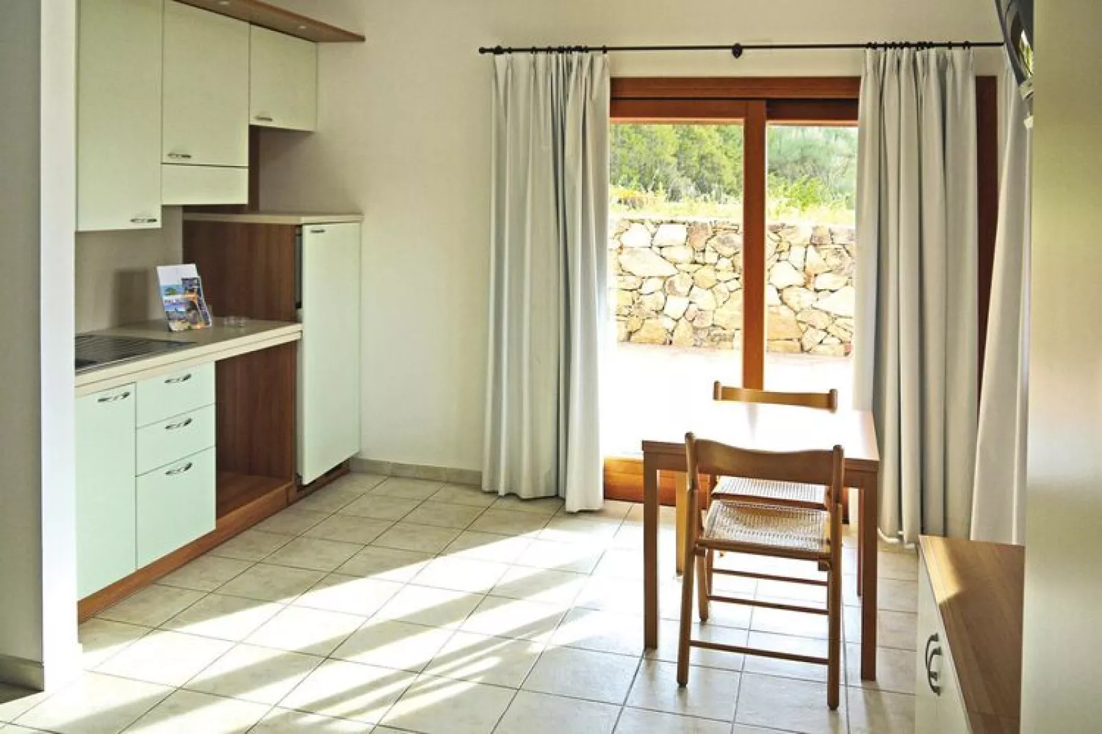 Holiday residence Il Nido dei Gabbiani Porto Pollo / Bilo Comfort 4 pax anche per disabile-Keuken