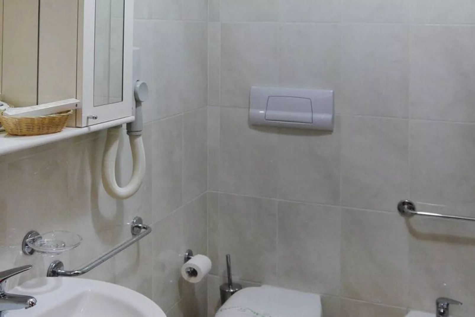 Holiday residence Il Nido dei Gabbiani Porto Pollo / Bilo Comfort 4 pax anche per disabile-Badkamer