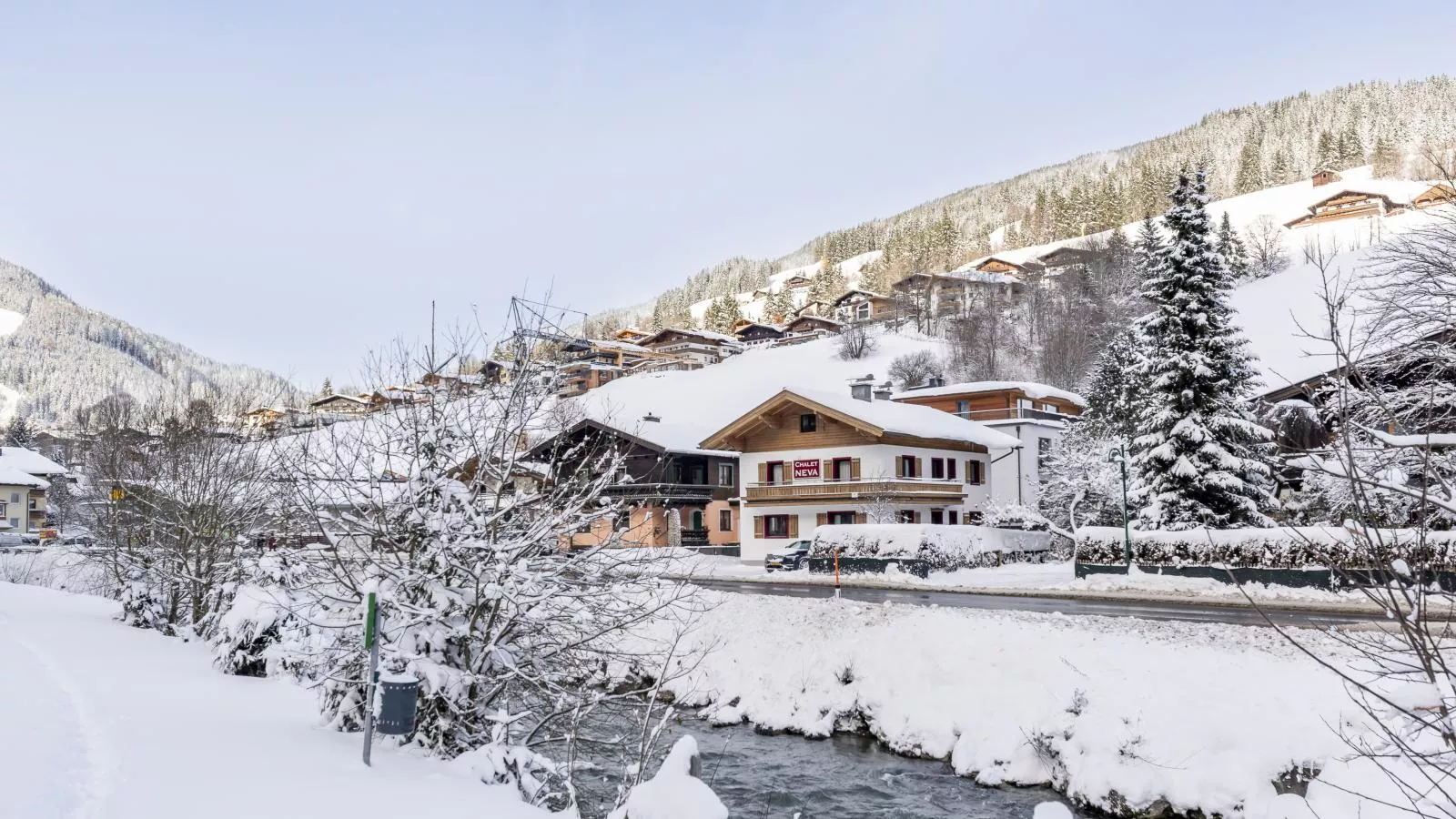 Neva S Saalbach-Gebied winter 1km