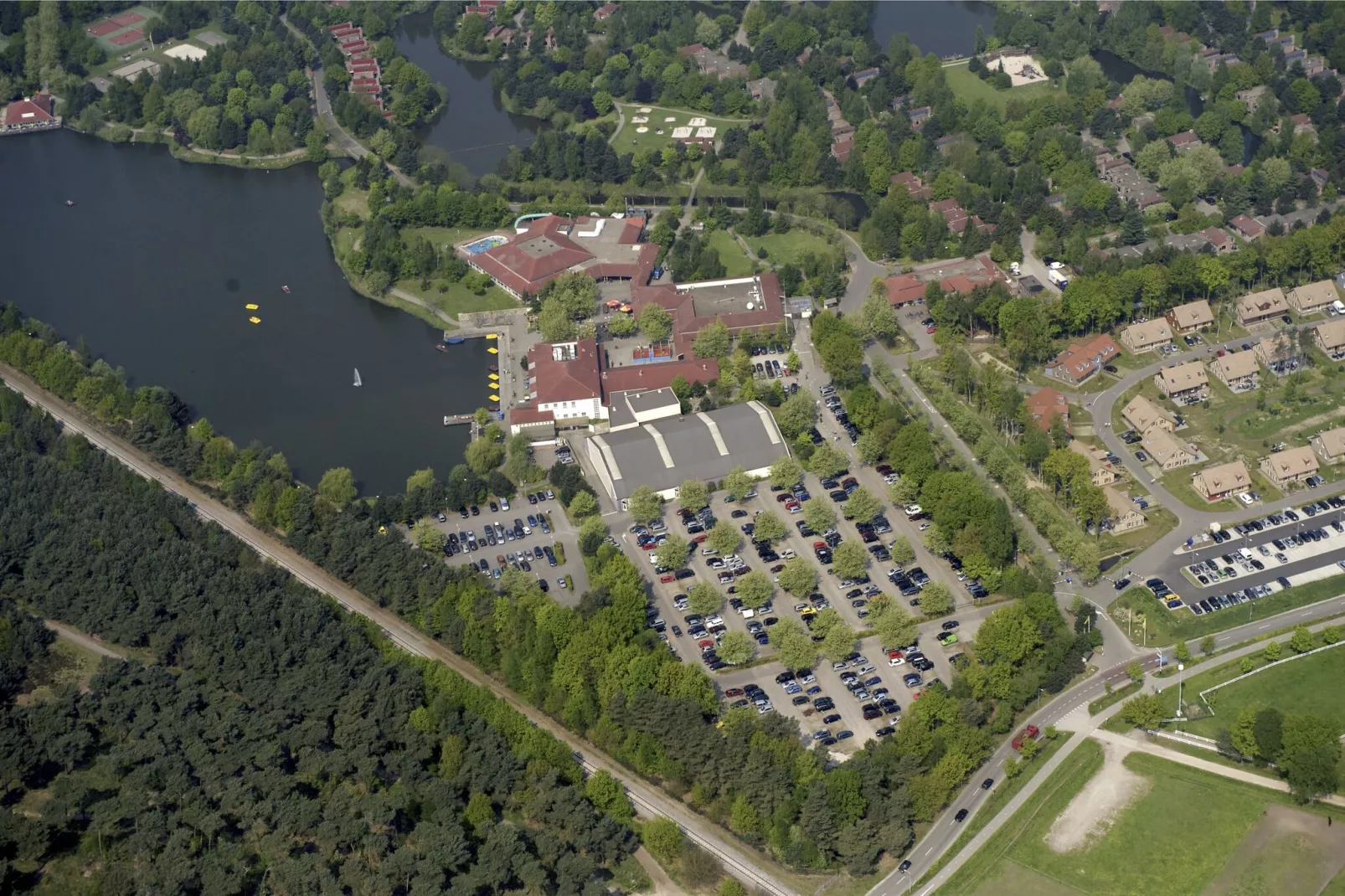 Vakantiepark Weerterbergen 15-Buitenkant zomer