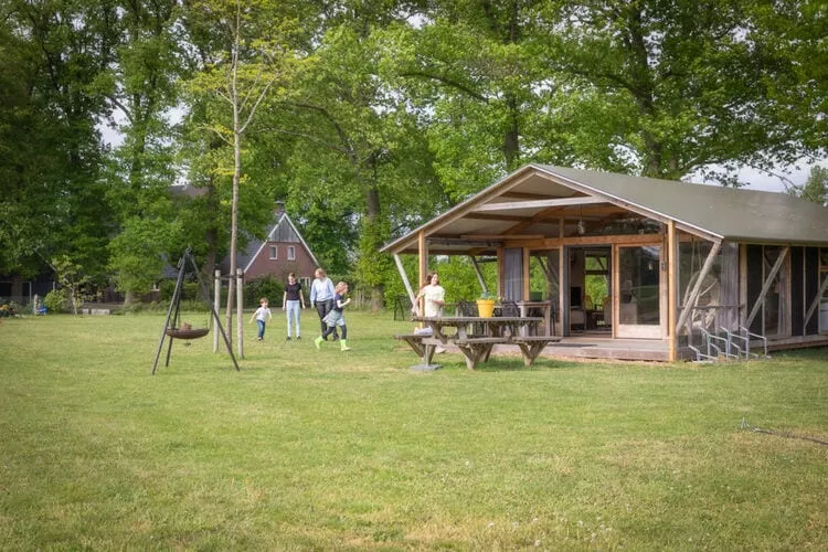 Landrijk de Reesprong 2-Buitenkant zomer