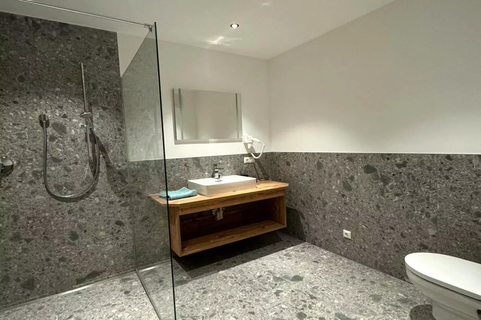 Apartment 6-Badkamer