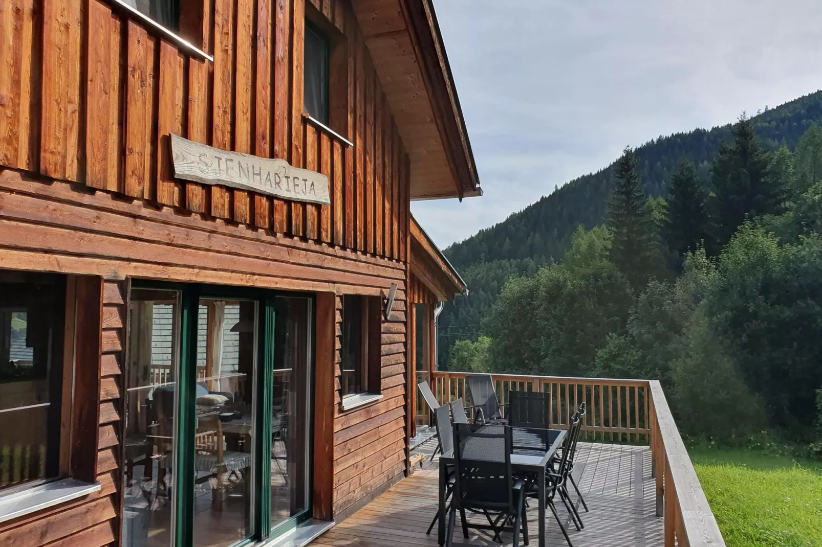 Chalet Sjenharieja-Terrasbalkon