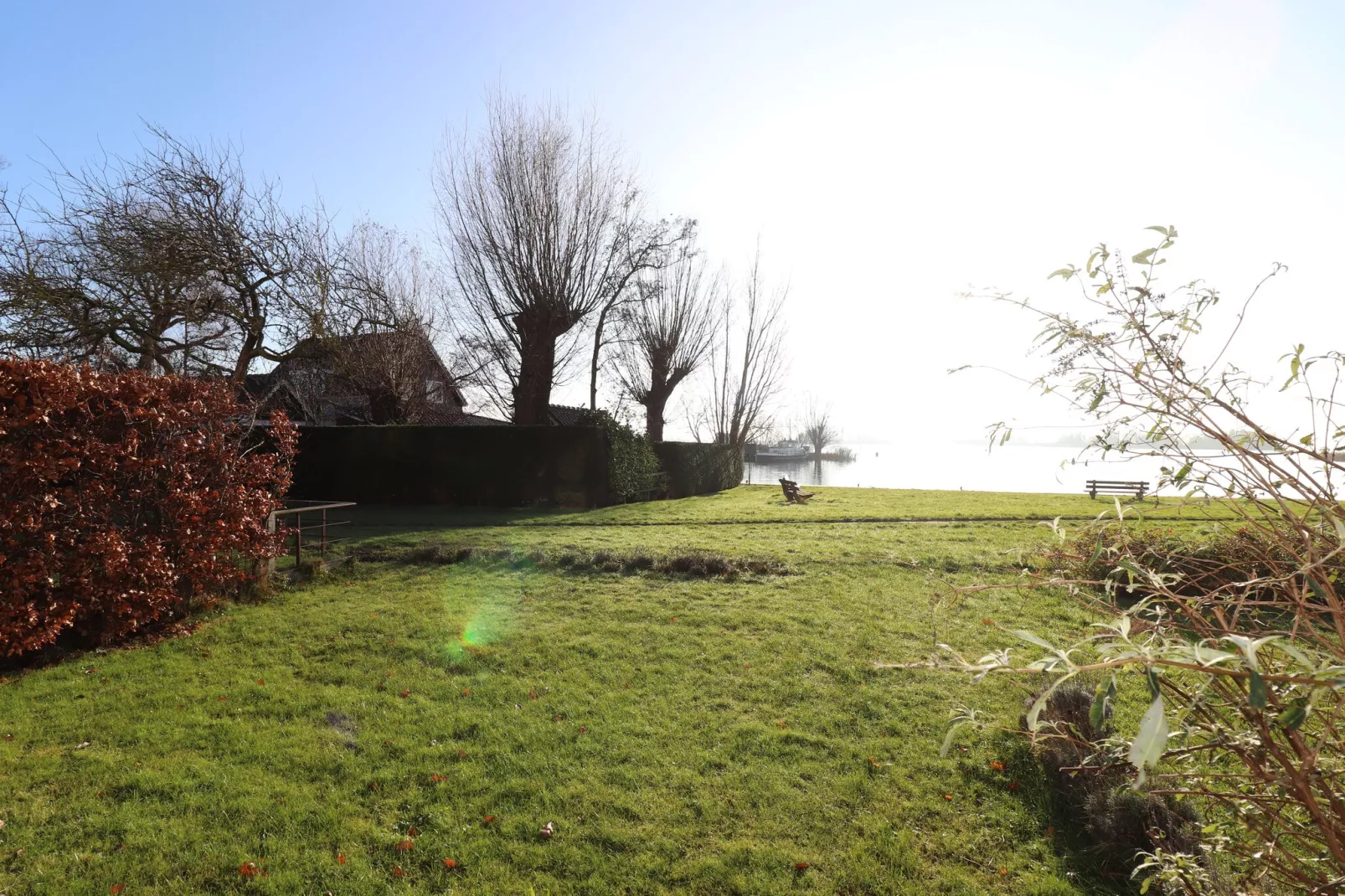 Appartement aan het meer in Heeg-Uitzicht winter